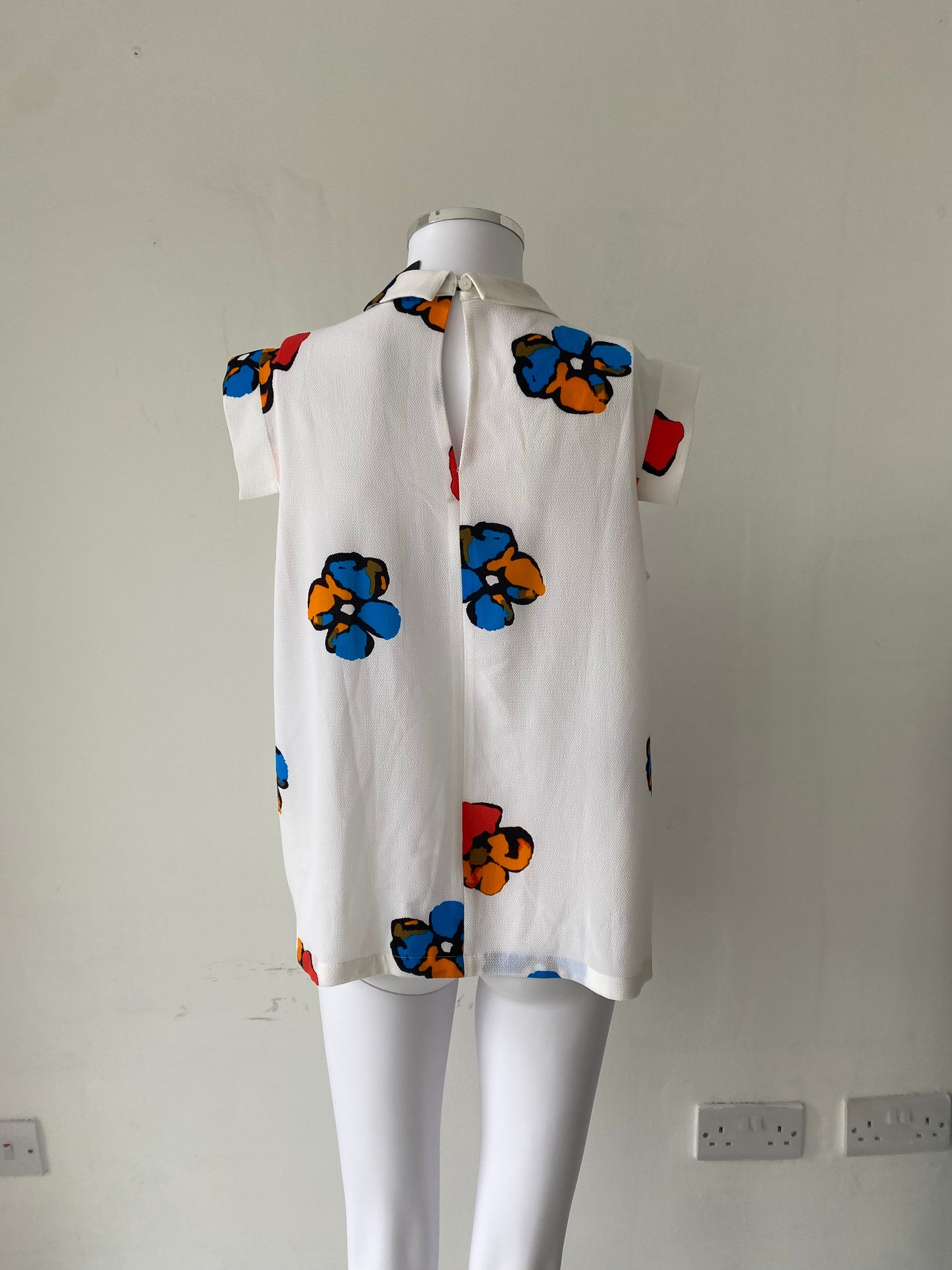 Armani Exchange Floral Print Top Size Large 12-14