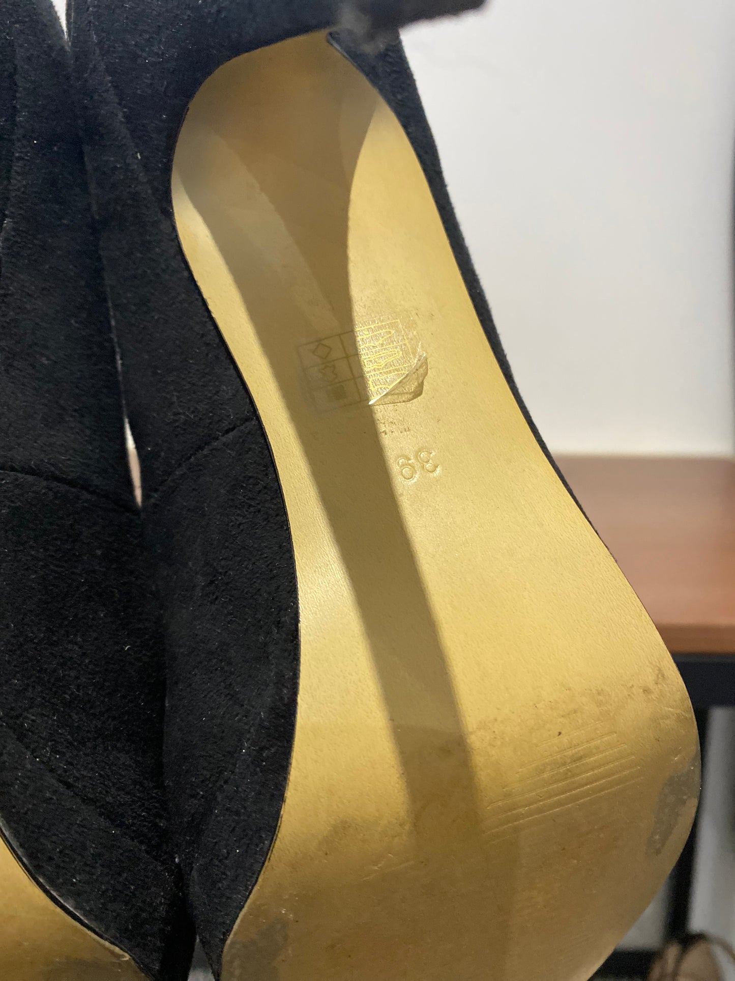 Moda in Pelle Black Suede Heels Size 6