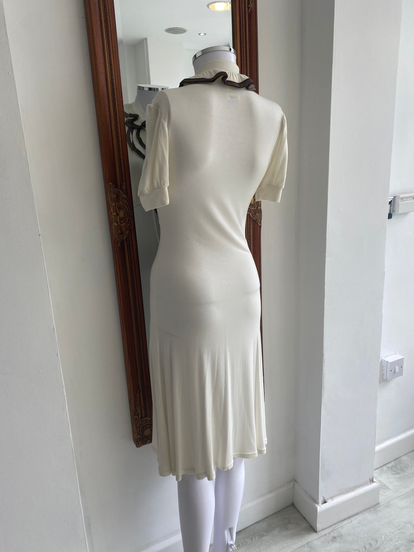 Nana Baila Paris Cream Ruffle Dress Size 8