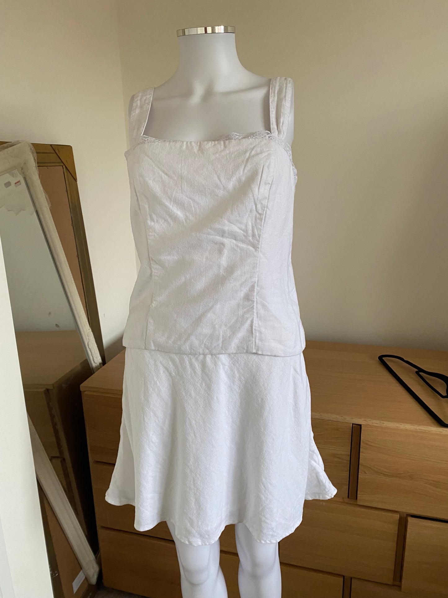 Abercrombie and Fitch white linen co ord top and skort set size 10