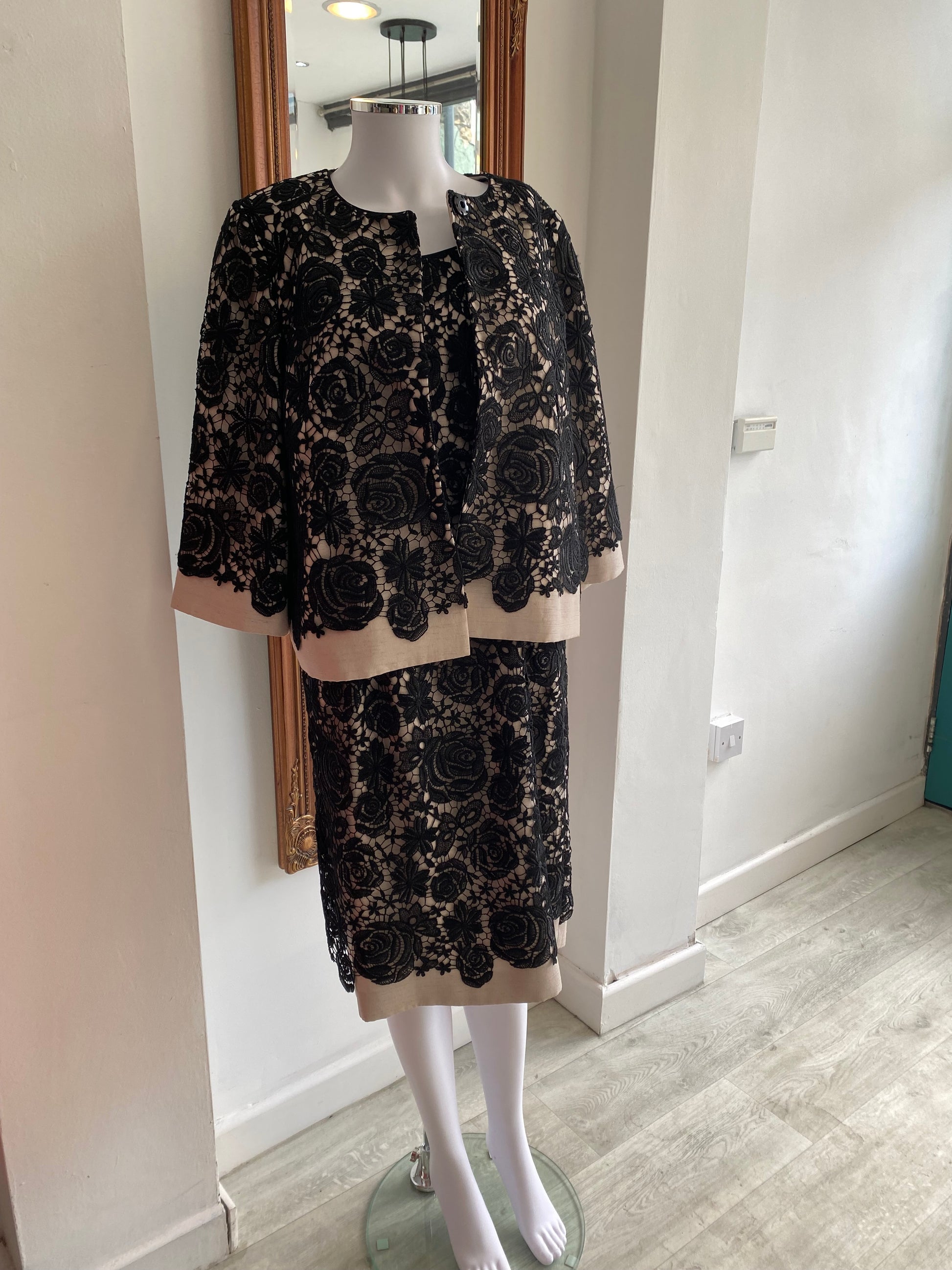 Jacques Vert Dress and Jacket Beige with Lace Overlay Size 12 Follow The Clothes Jacques Vert Dress and Jacket Beige with Lace Overlay Size 12 Follow The Clothes