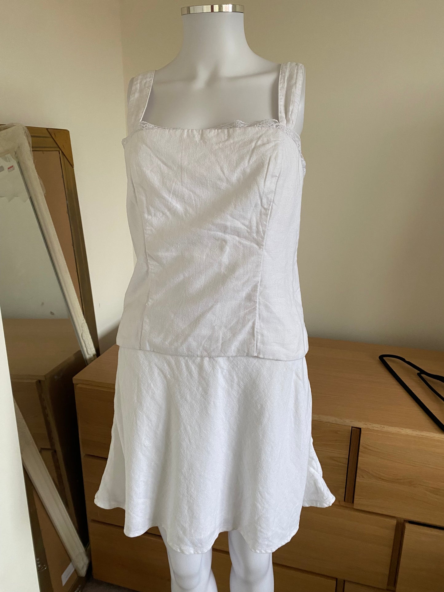 Abercrombie and Fitch white linen co ord top and skort set size 10