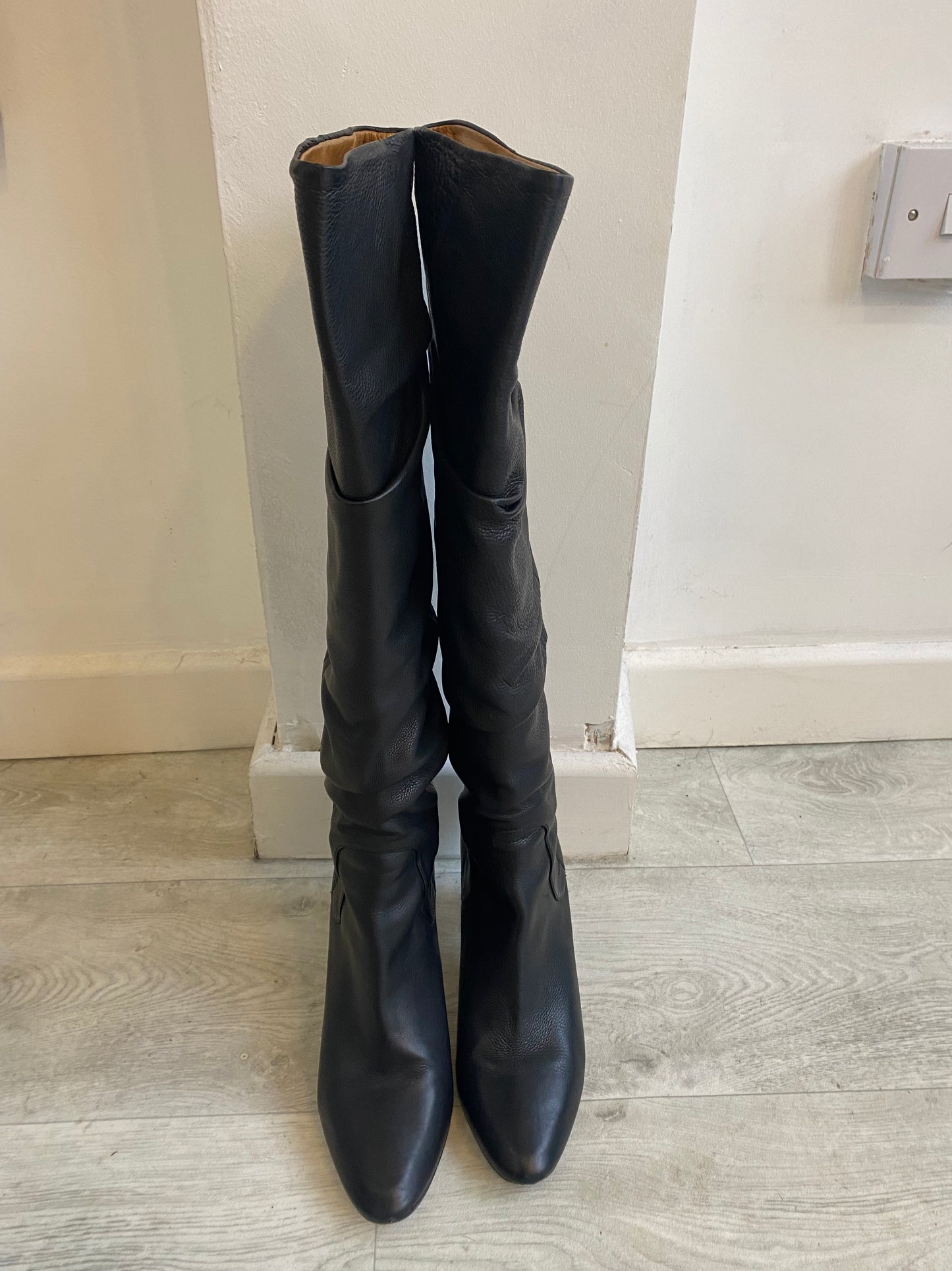 Hobbs Black Leather Ruched Knee High Boots Size 6.5