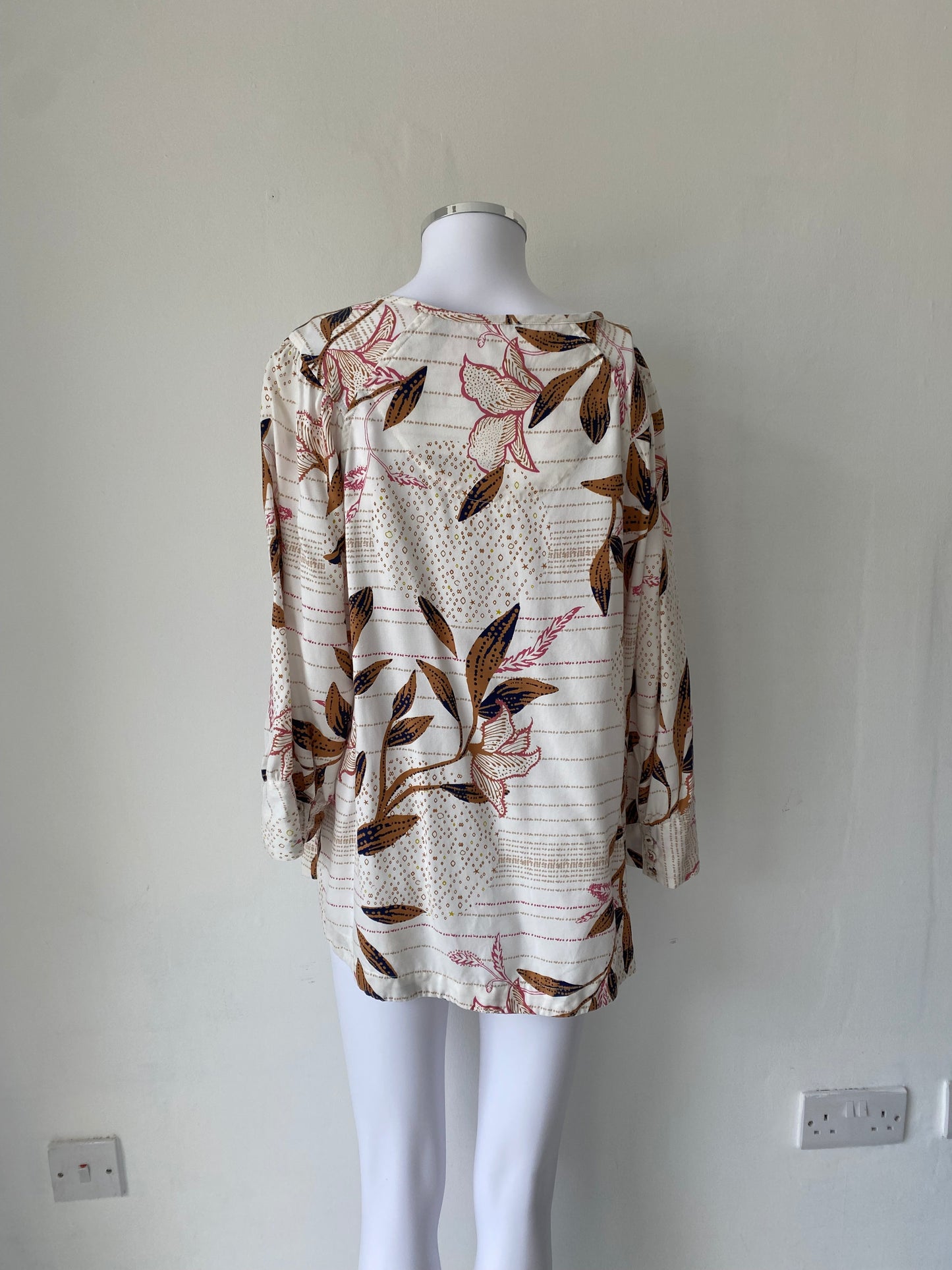 White Stuff Long Sleeved Top Size 14