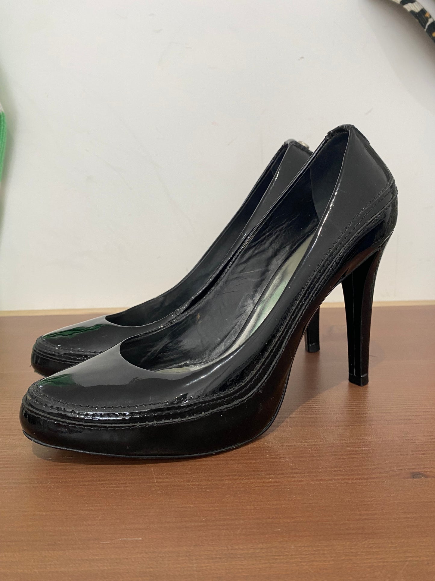 Karen Millen black patent heels size 4