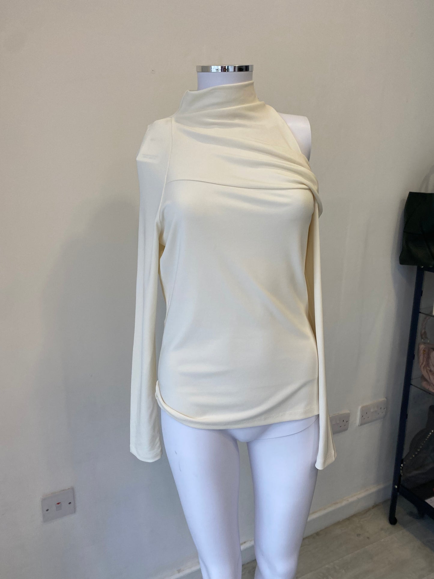 Reiss Cream Cold Shoulder Top Size Medium 12 With Tags