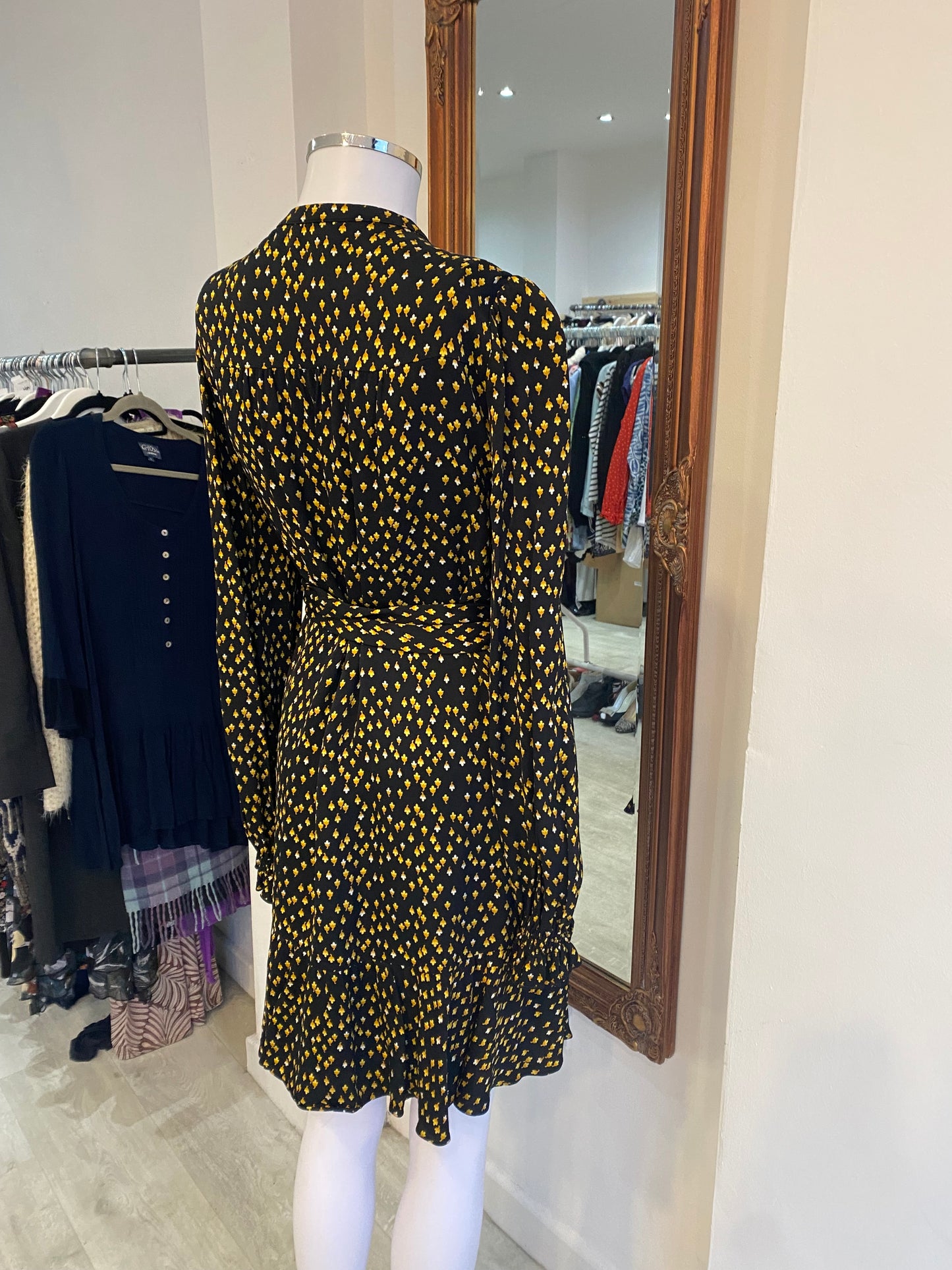 Me and Em Black and YellowPatterned Dress Size 12