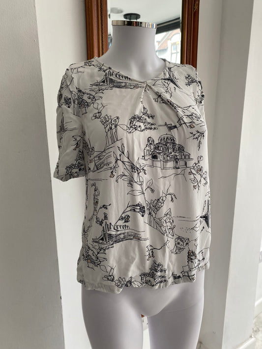 French connection tshirt size 10