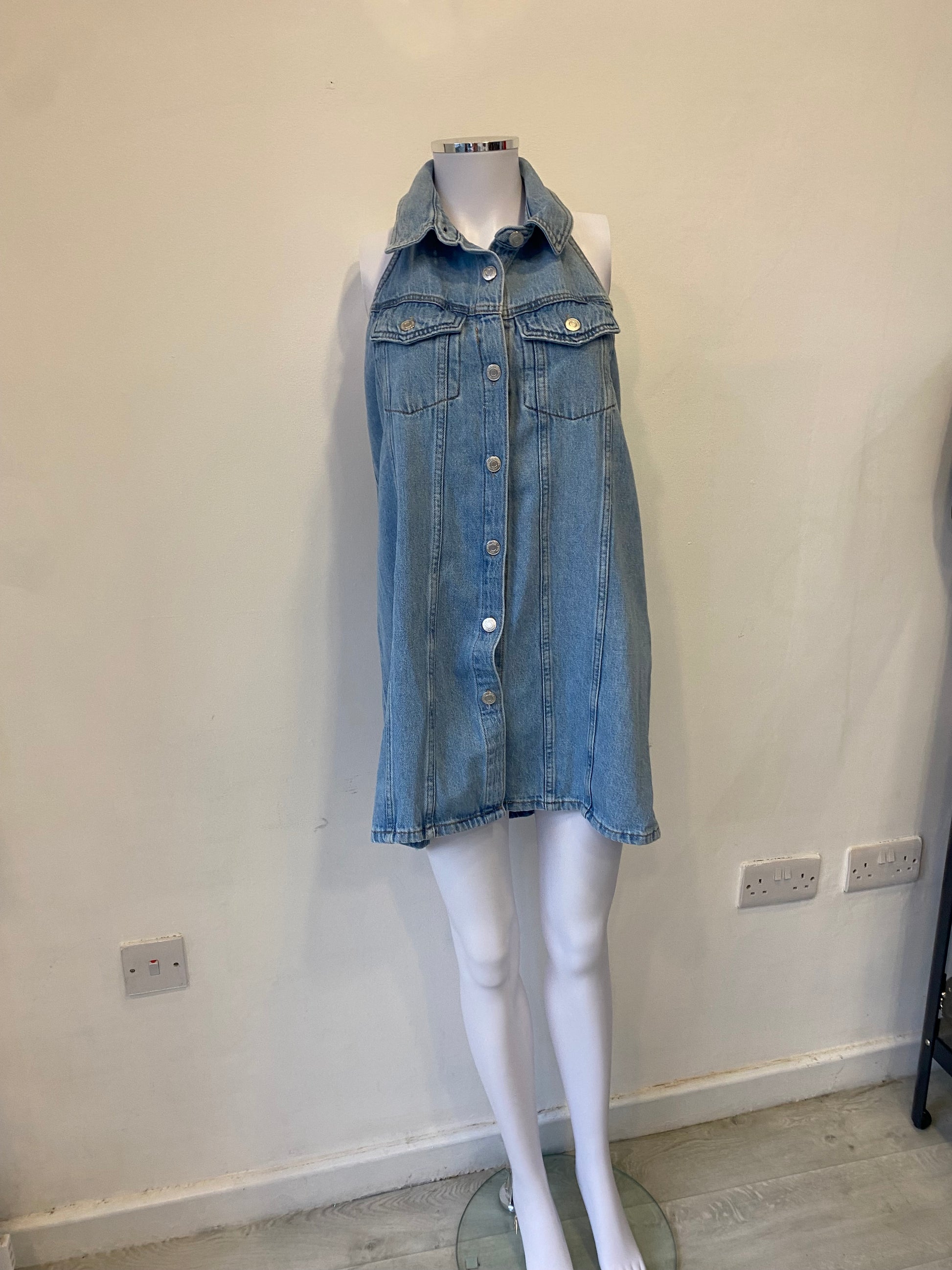 Zara Denim Halter Neck Dress Size L 12 Follow The Clothes Zara Denim Halter Neck Dress Size L 12 Follow The Clothes