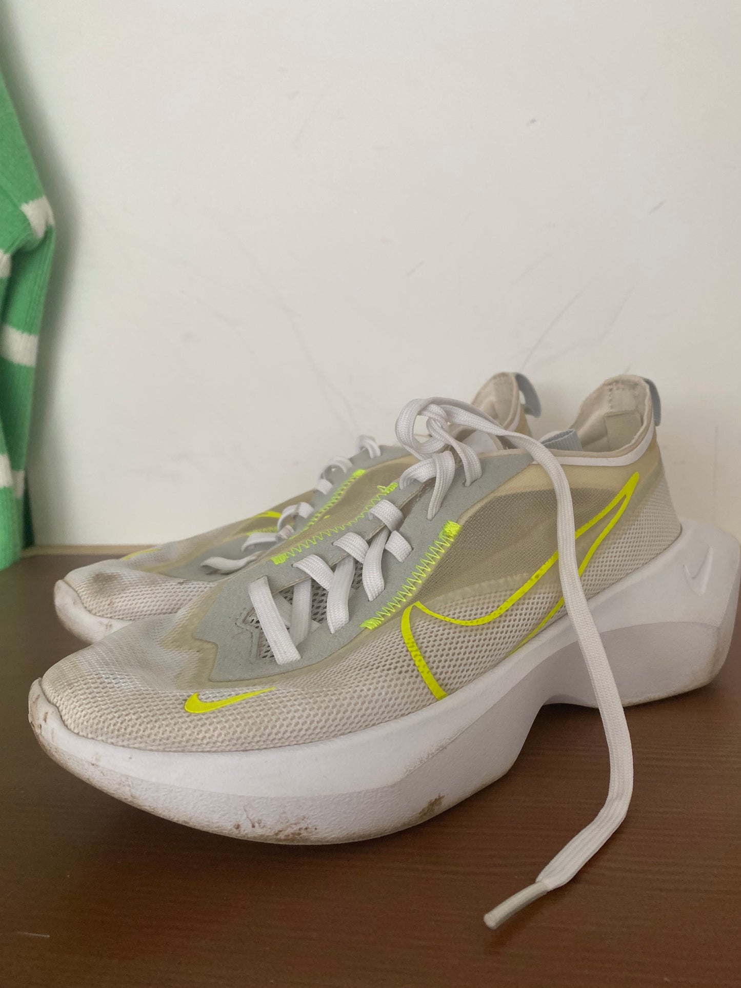 Nike Vista Lite Trainers Size 5
