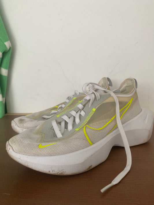 Nike Vista Lite Trainers Size 5