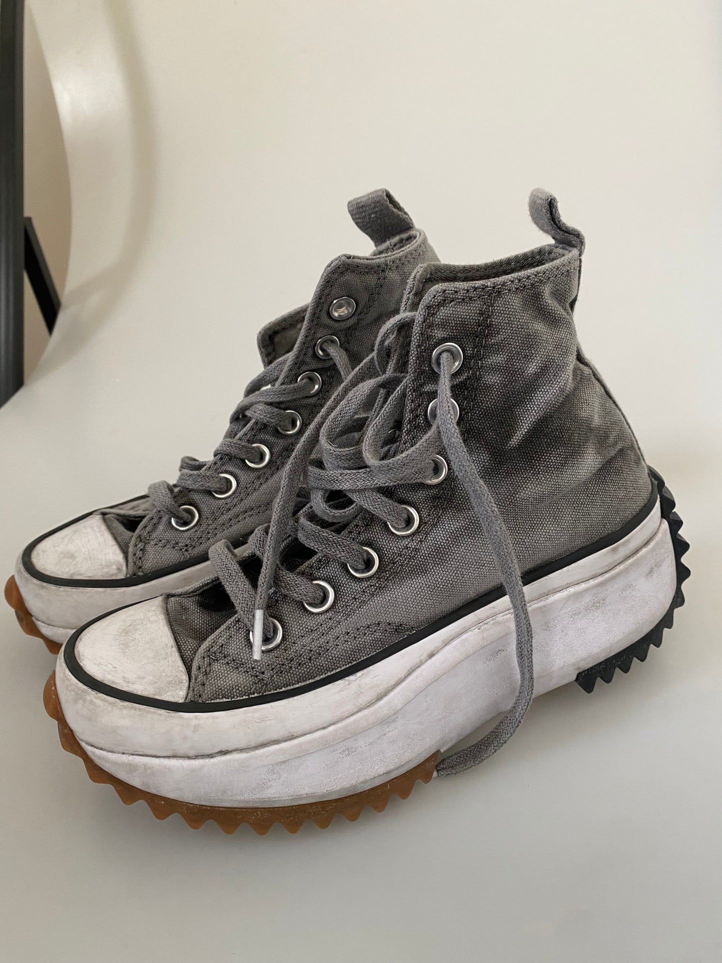 Converse grey canvas run star trainers size 3