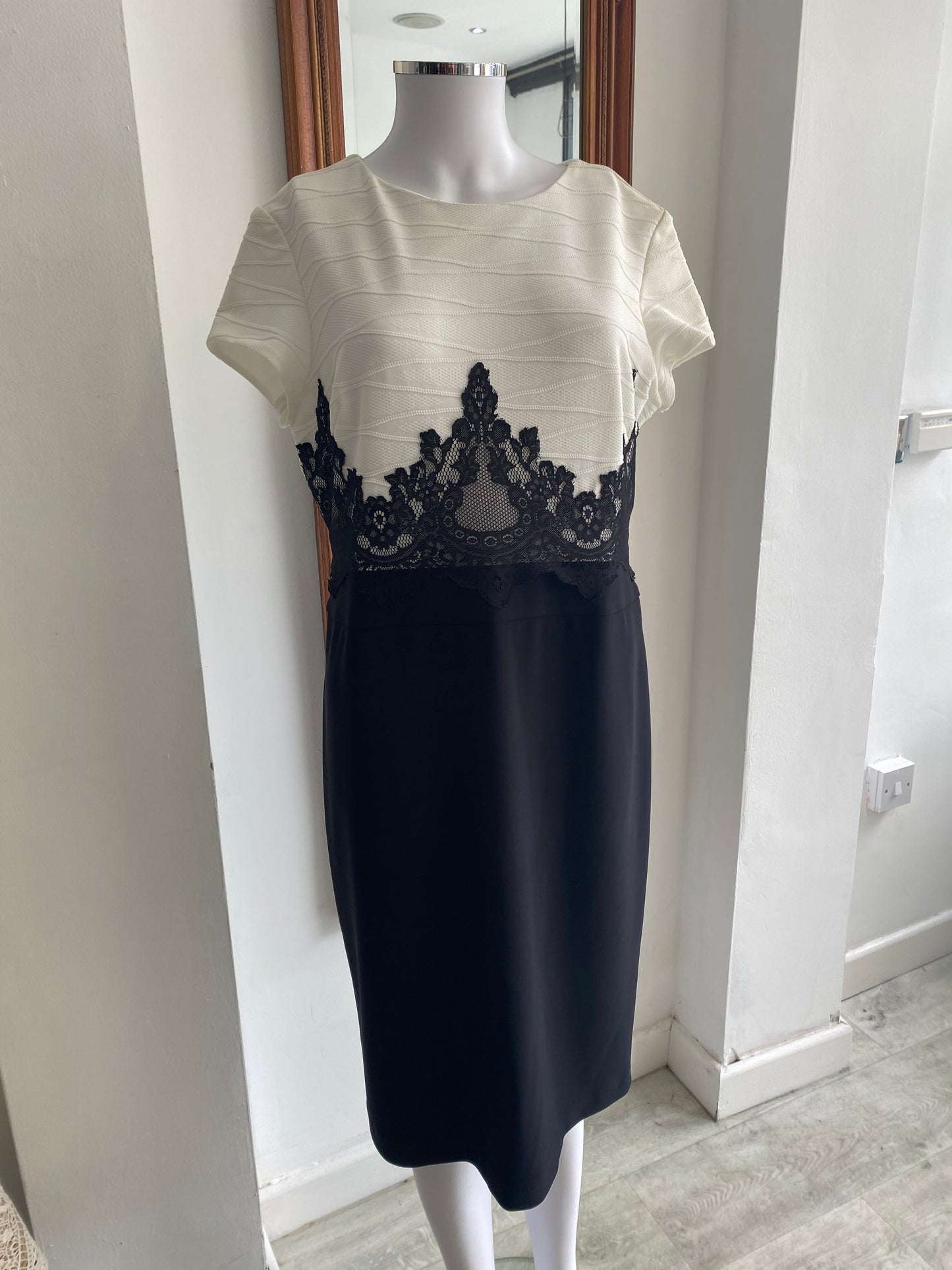 Joseph Ribkoff dress size 14