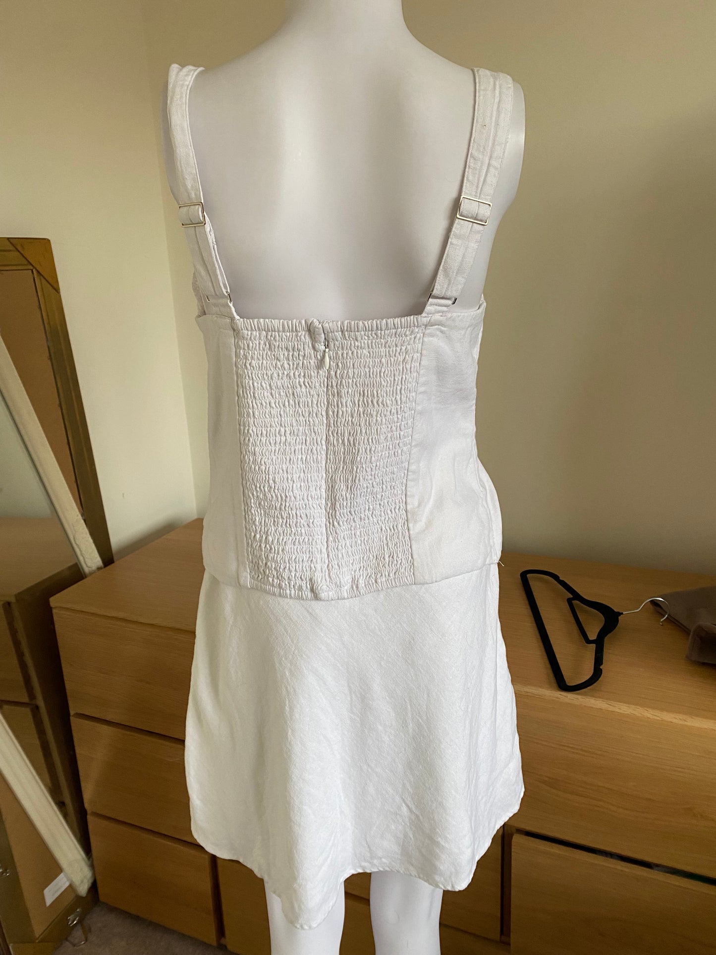 Abercrombie and Fitch white linen co ord top and skort set size 10