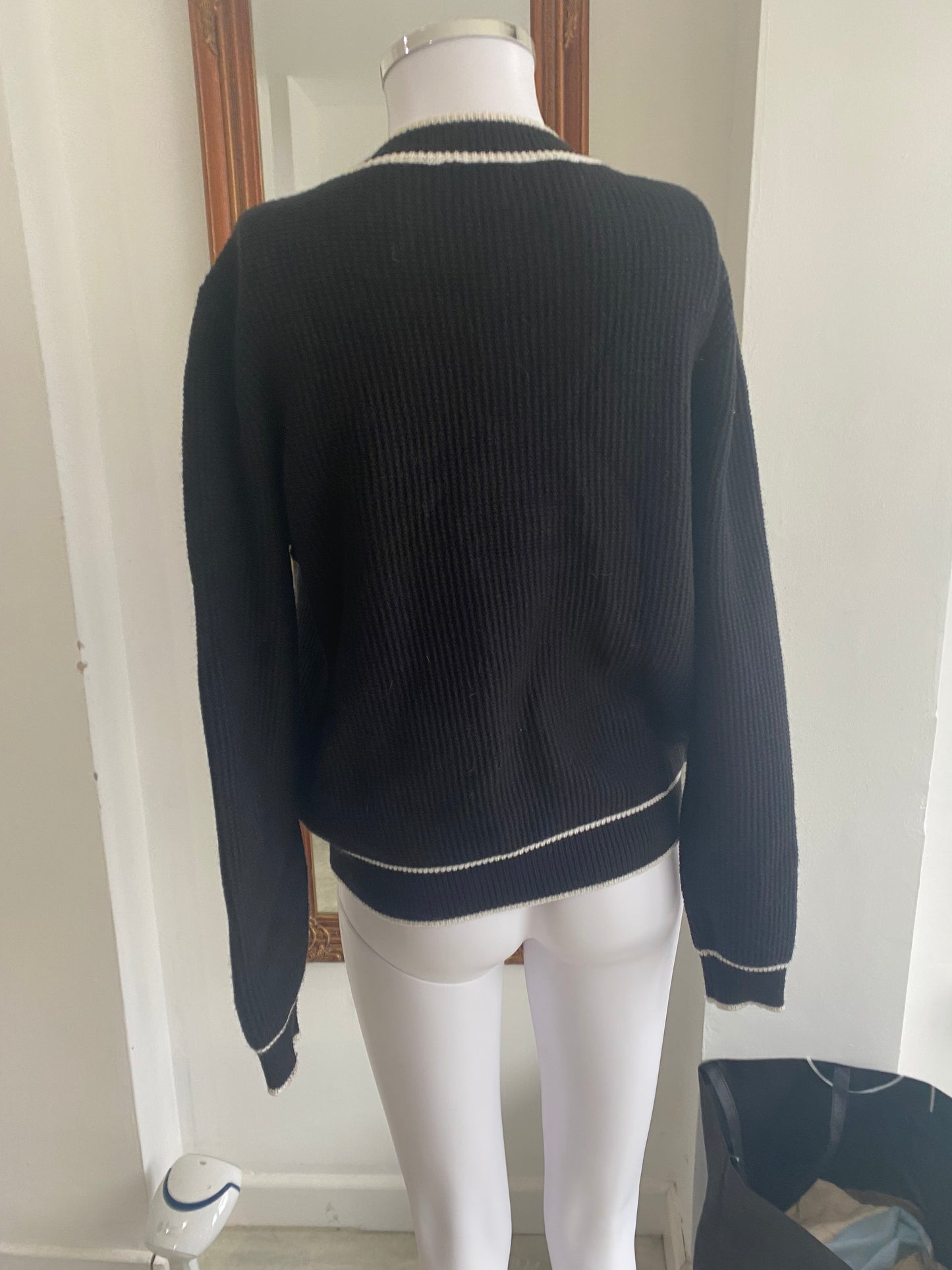 Bluoltre black and white cardigan size 12-14