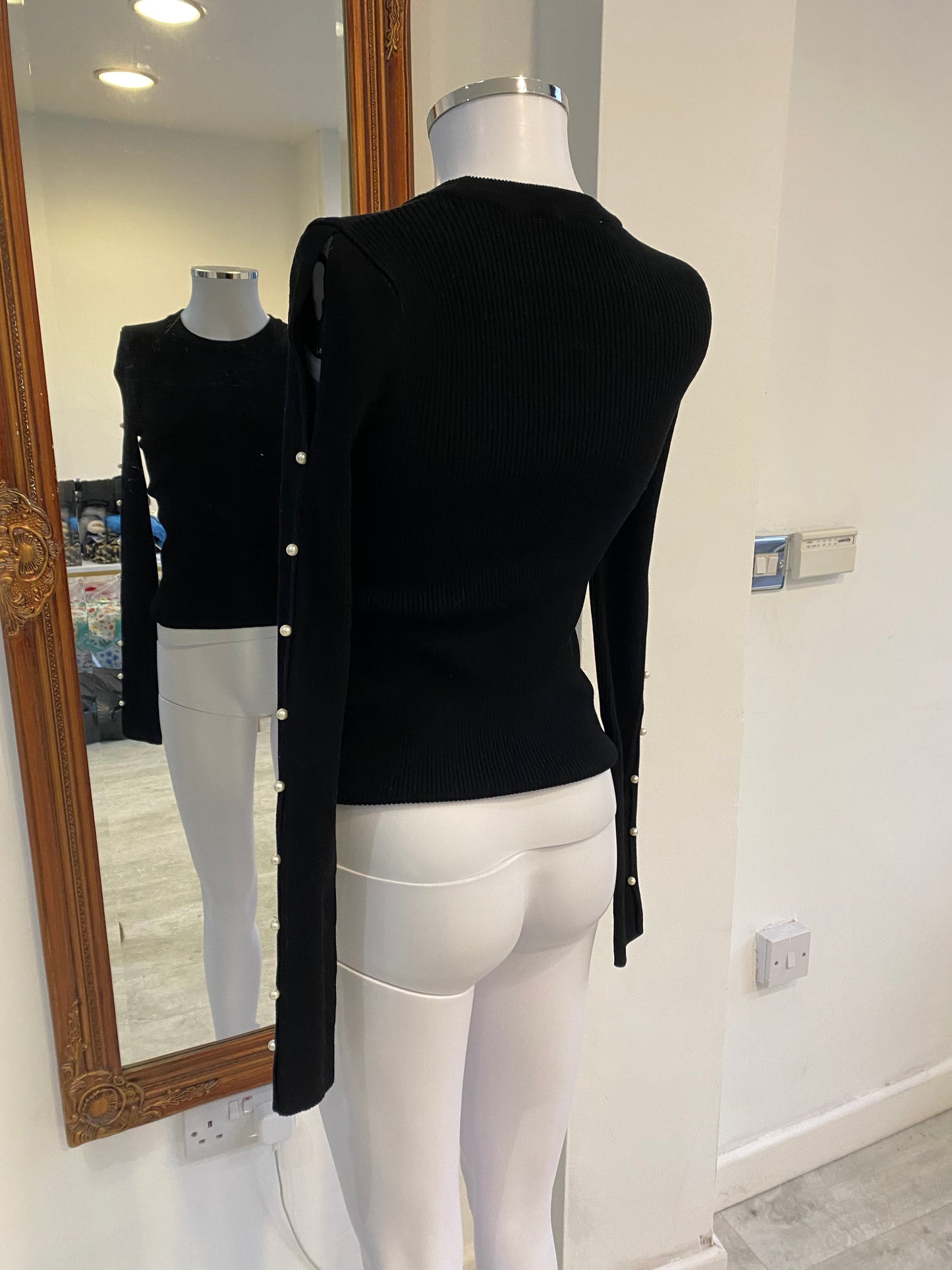 Zara Black Knit Ribbed Top with Pearl Detailing Size Small 6-8