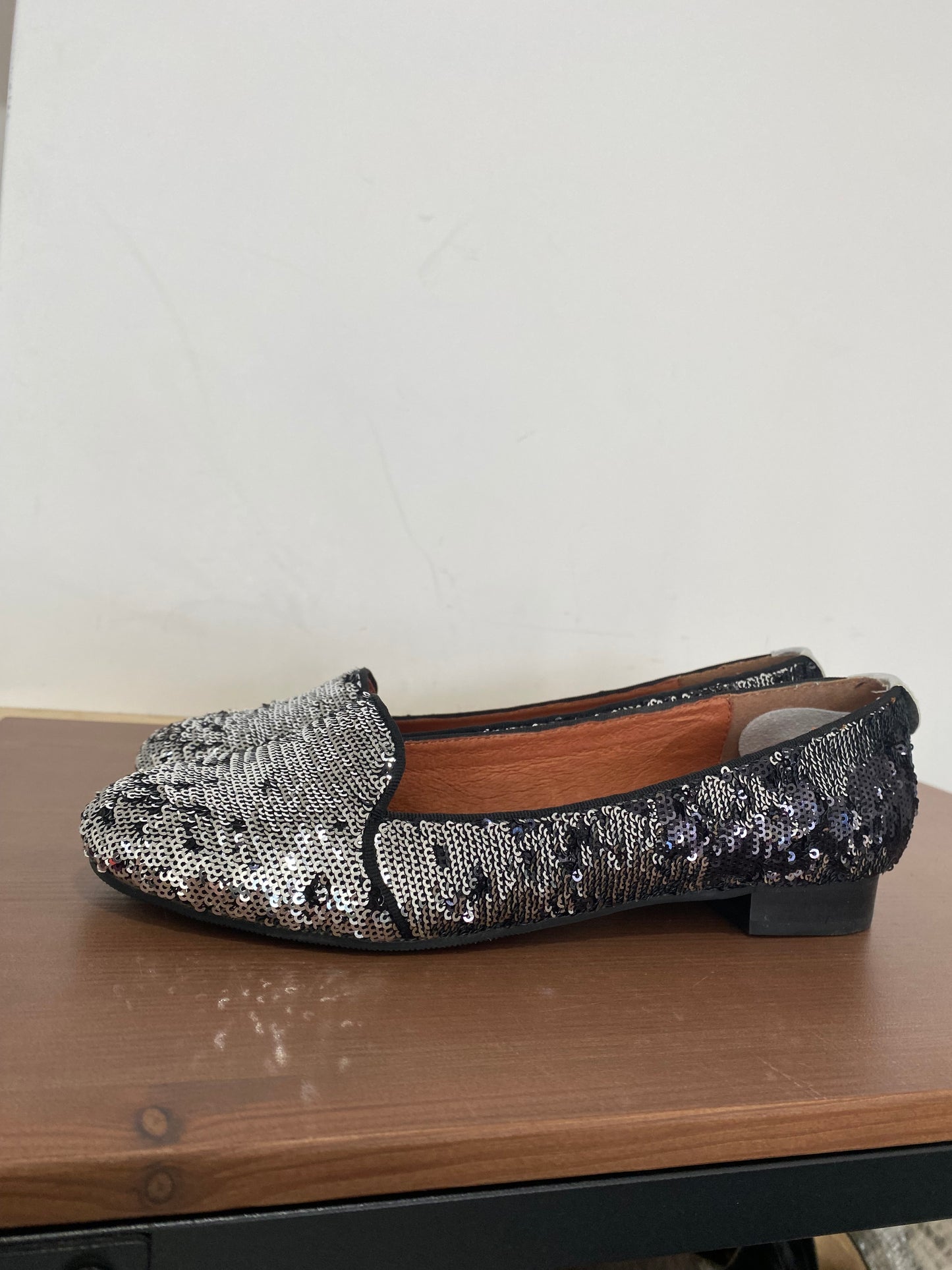 Moda in Pelle Fonder Silver Sequin Loafers Size 5