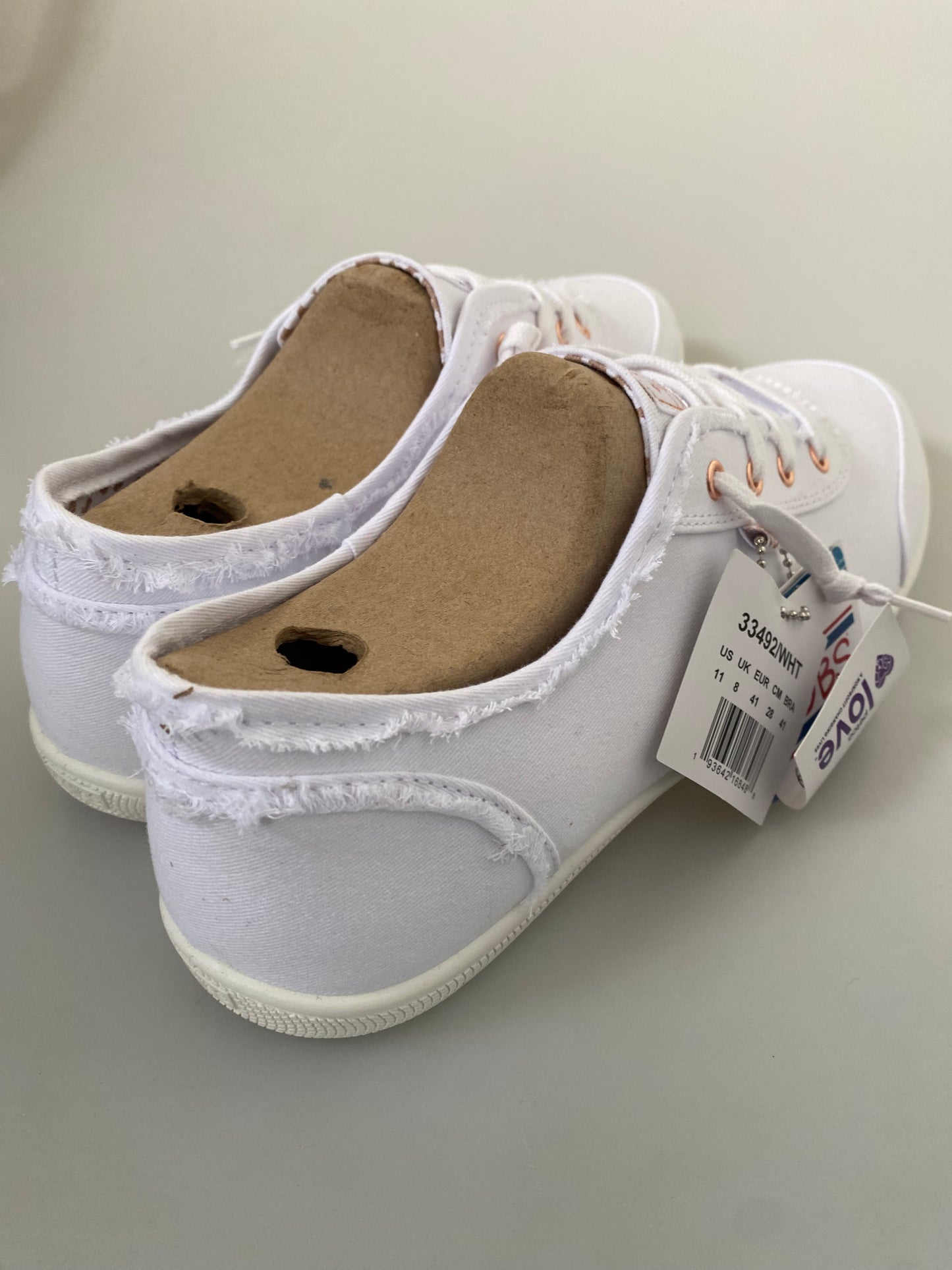 Sketchers Bobs white canvas trainers brand new size 8
