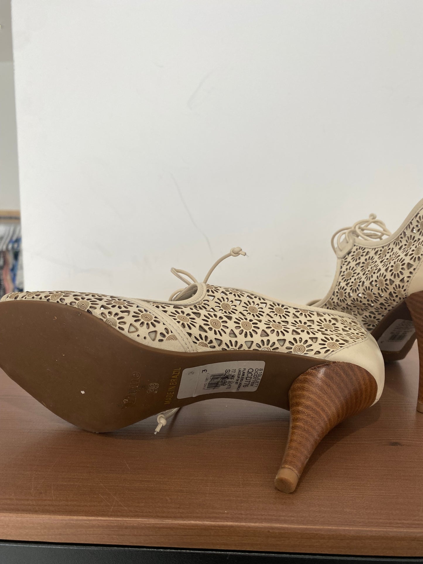 Dune Cream Leather Court Shoes Size 5