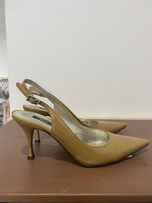 Dolce and Gabbana Beige Patent Kitten Heels Size 5