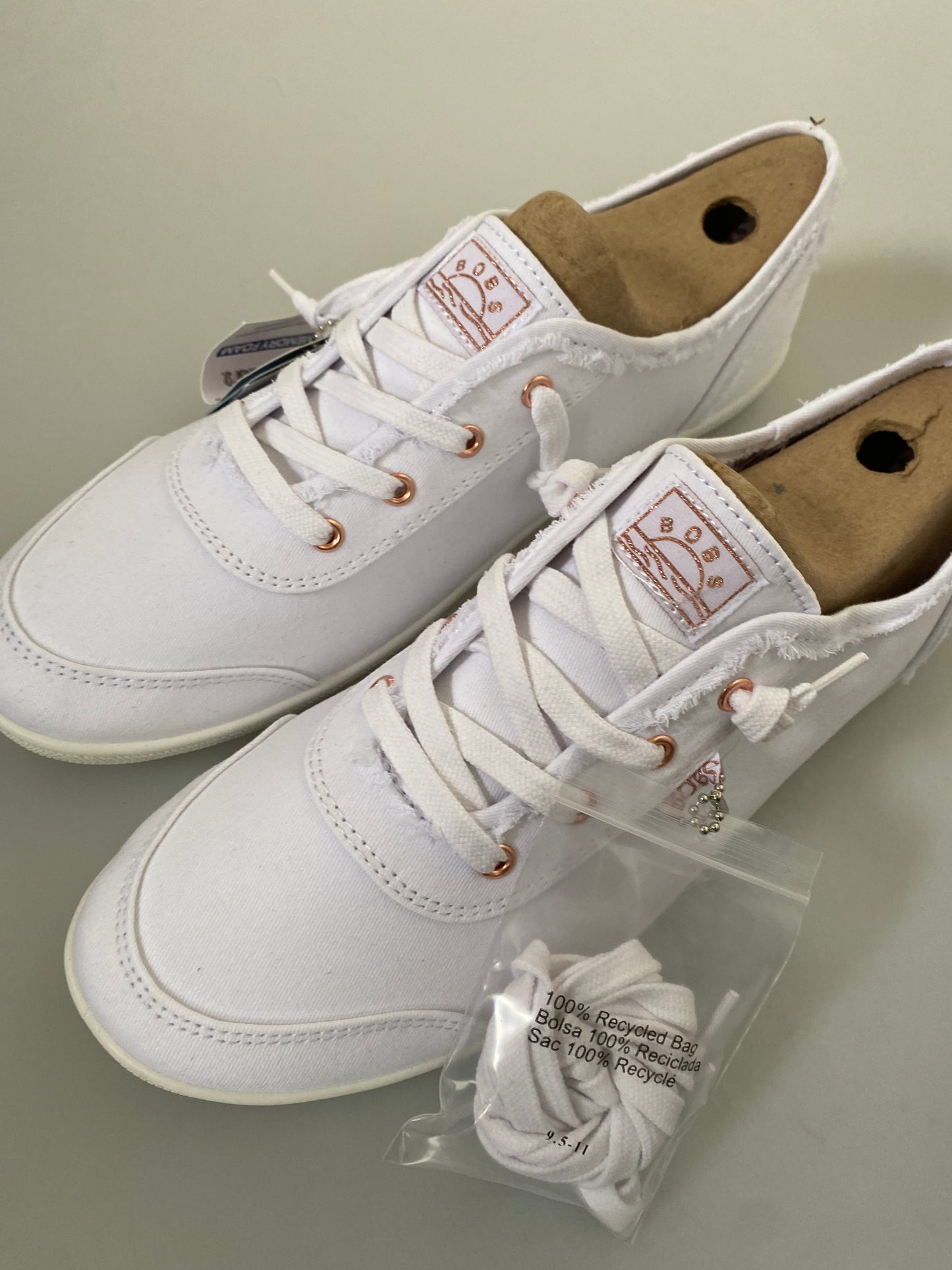 Sketchers Bobs white canvas trainers brand new size 8