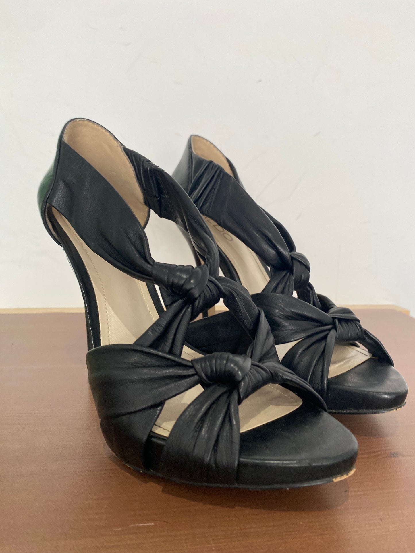 Aldo black leather knotted heels size 5