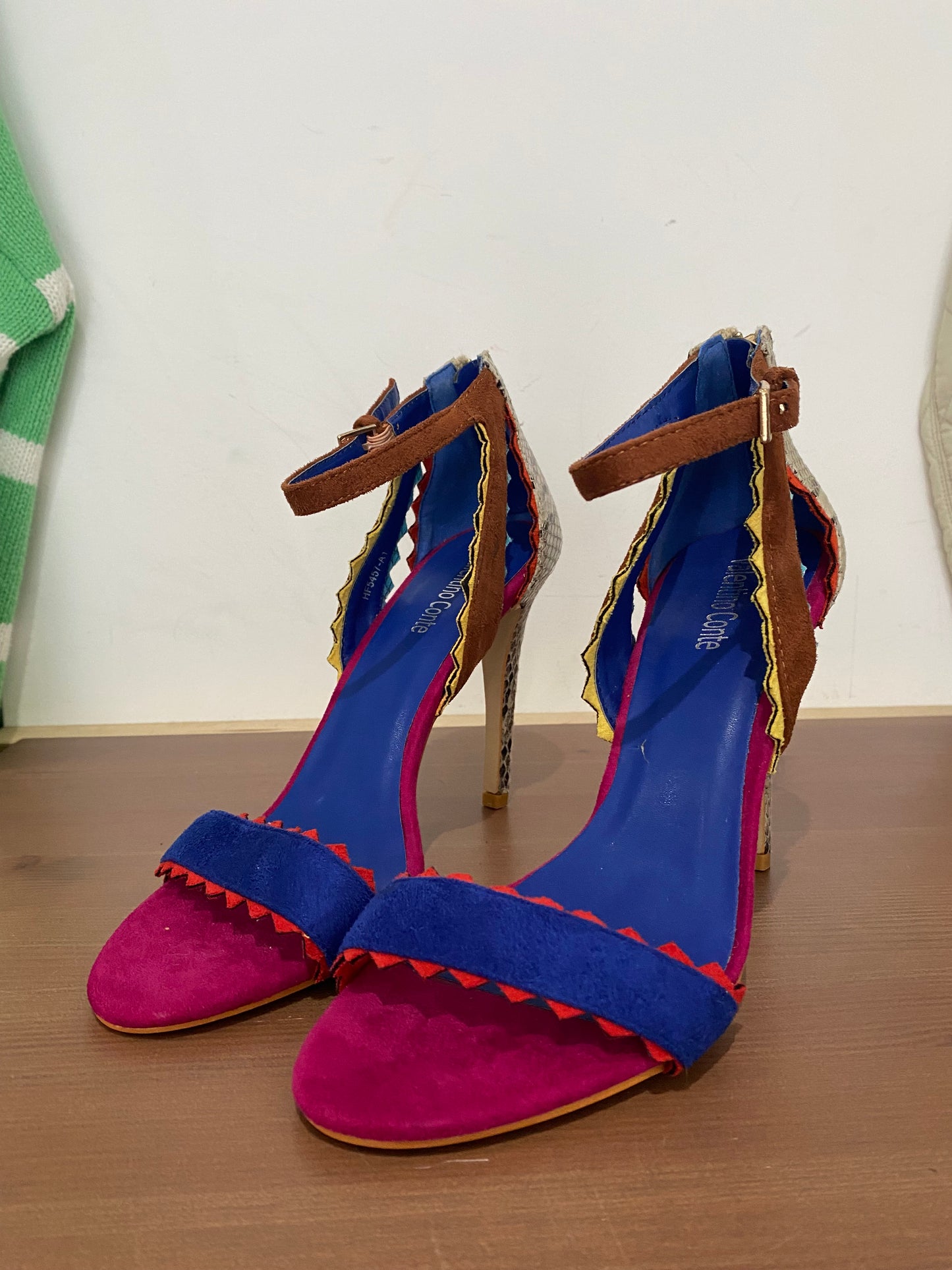 Valentino Conte heels size 5
