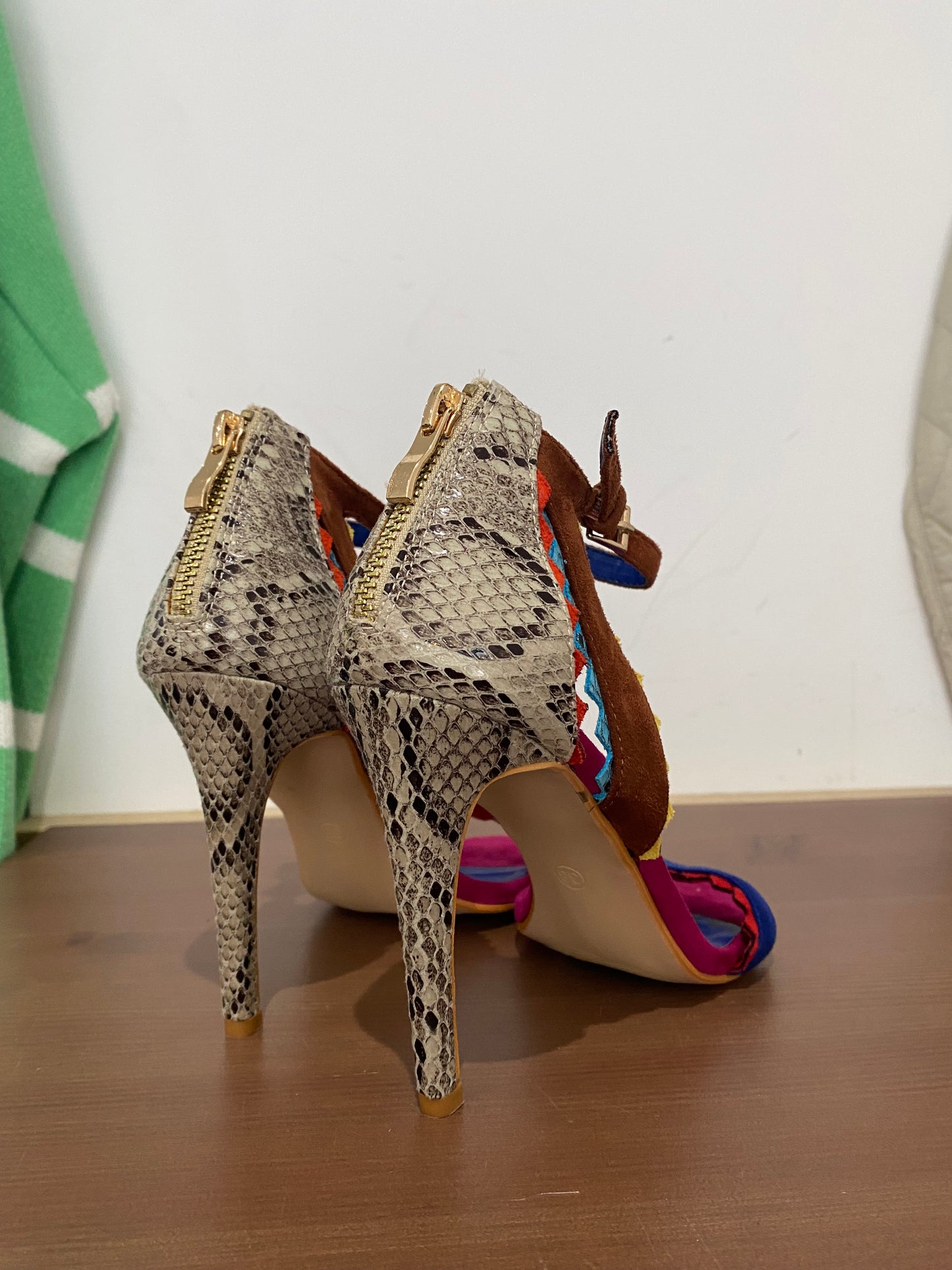 Valentino Conte heels size 5