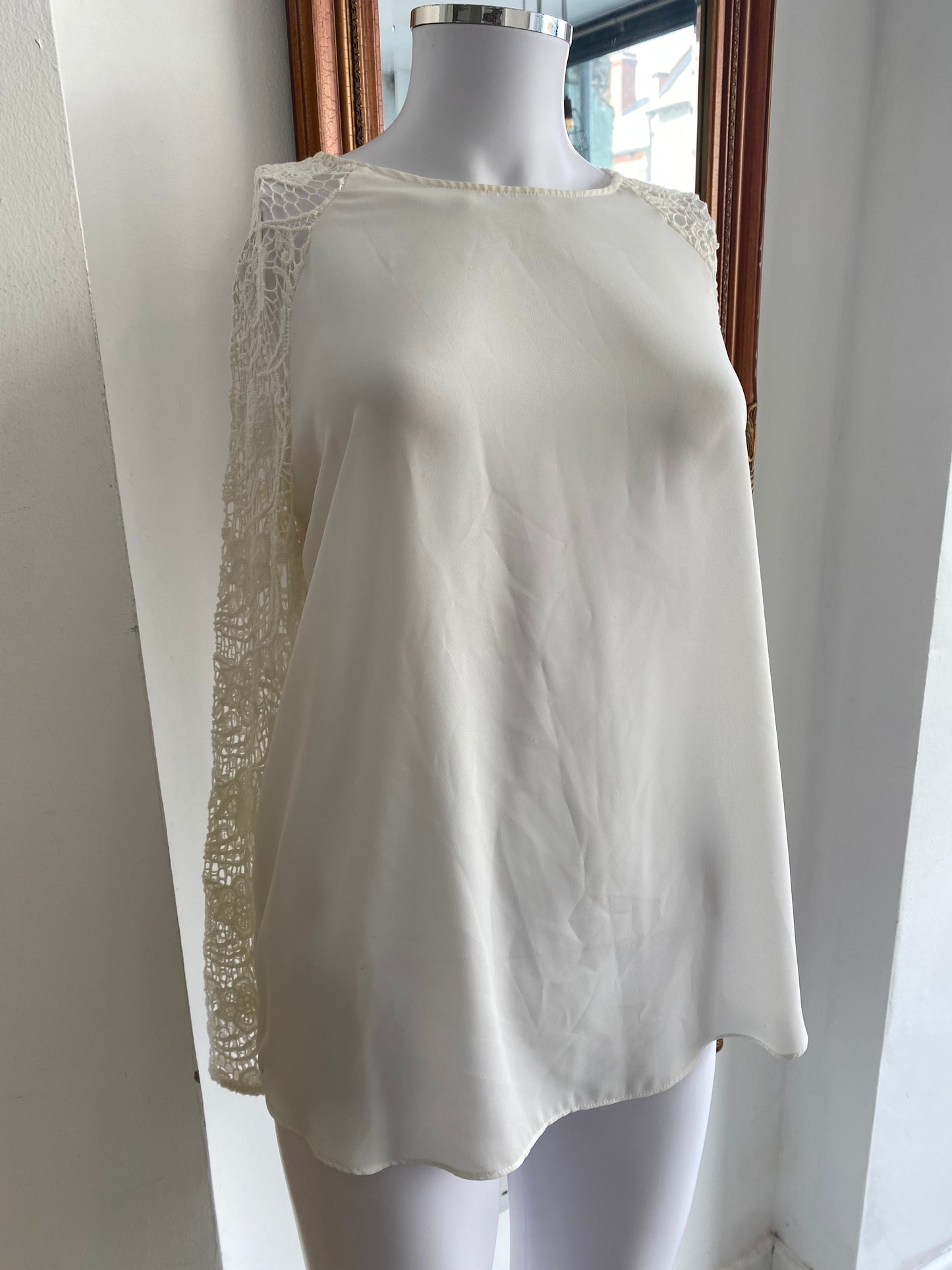 Zara white top with lace sleeves size 8