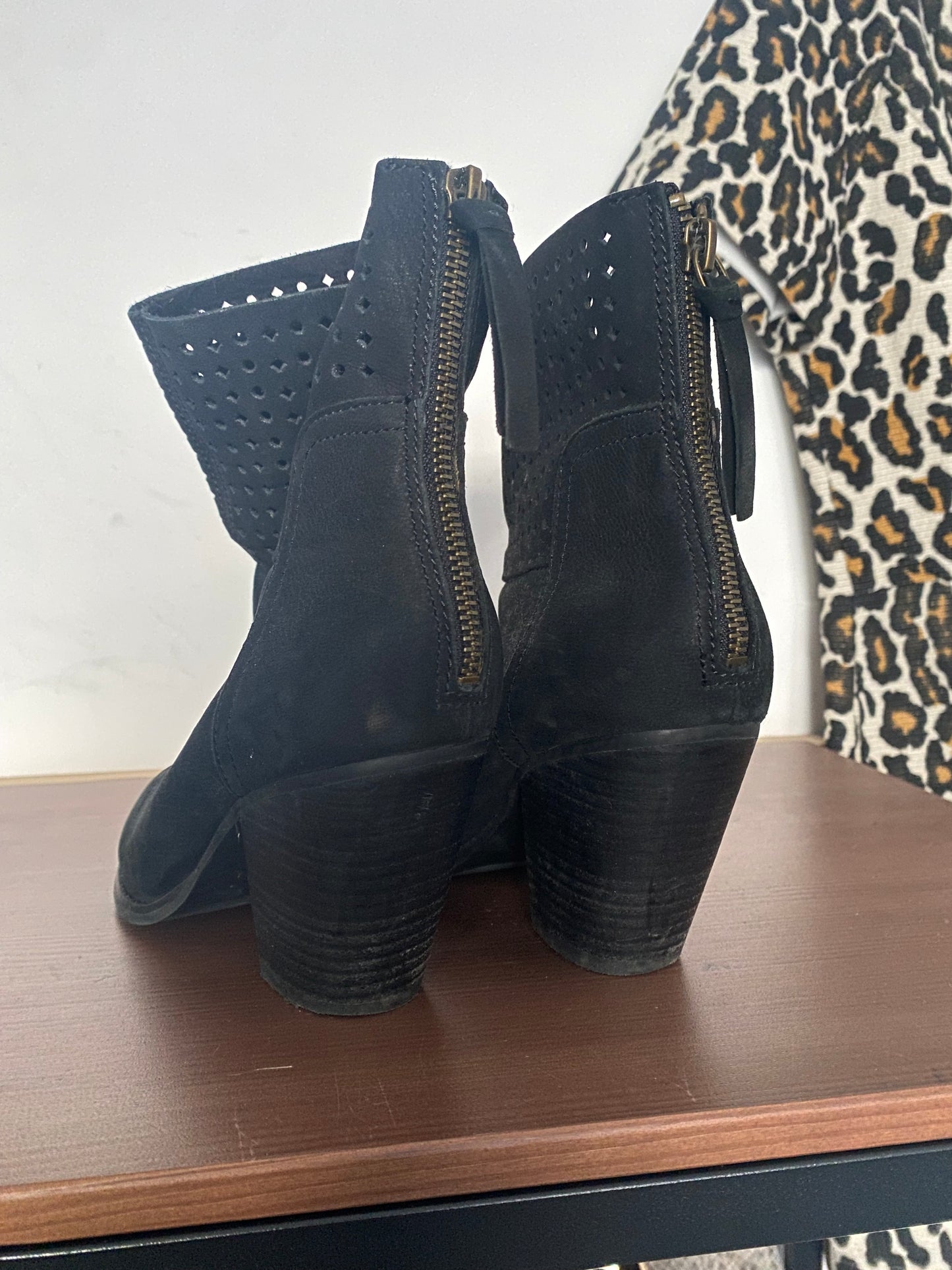 Nine West black boots size 5