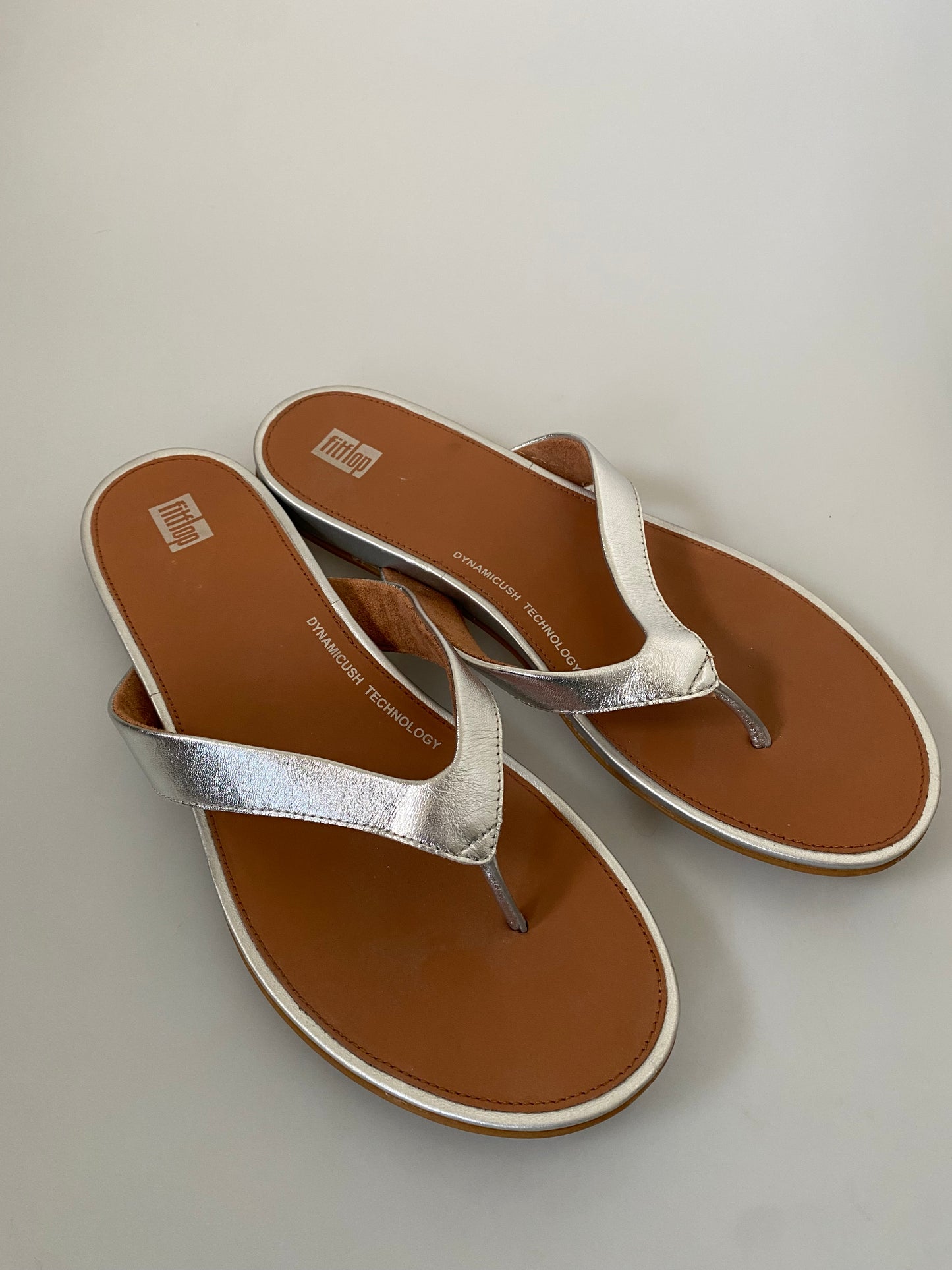 Fitflop silver leather flip flops size 8