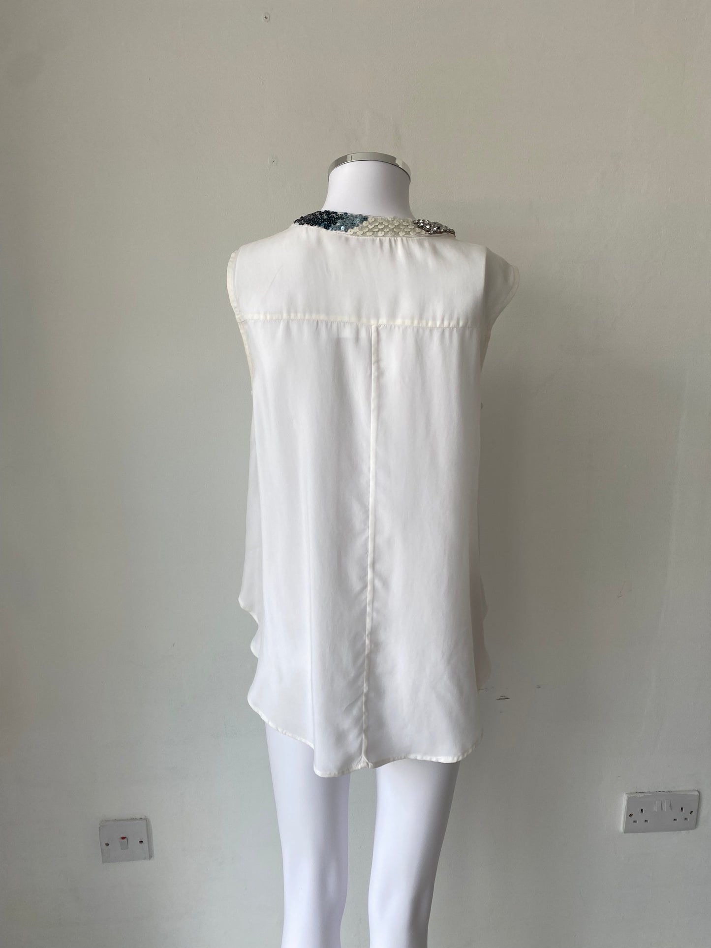 Fenn Wright Manson White Top with Sequin Collar Size 8