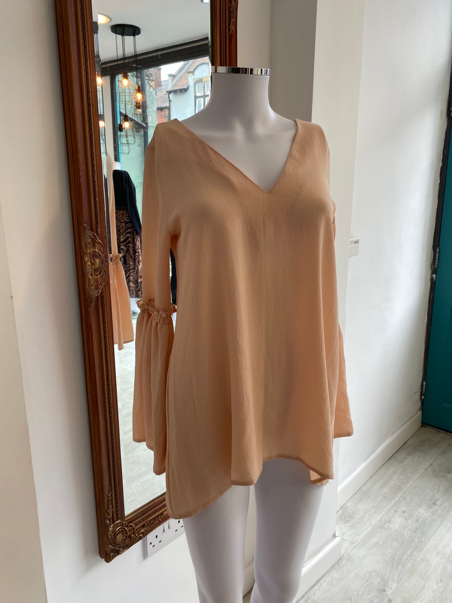 Zack Beige Floaty Top Size 8-10