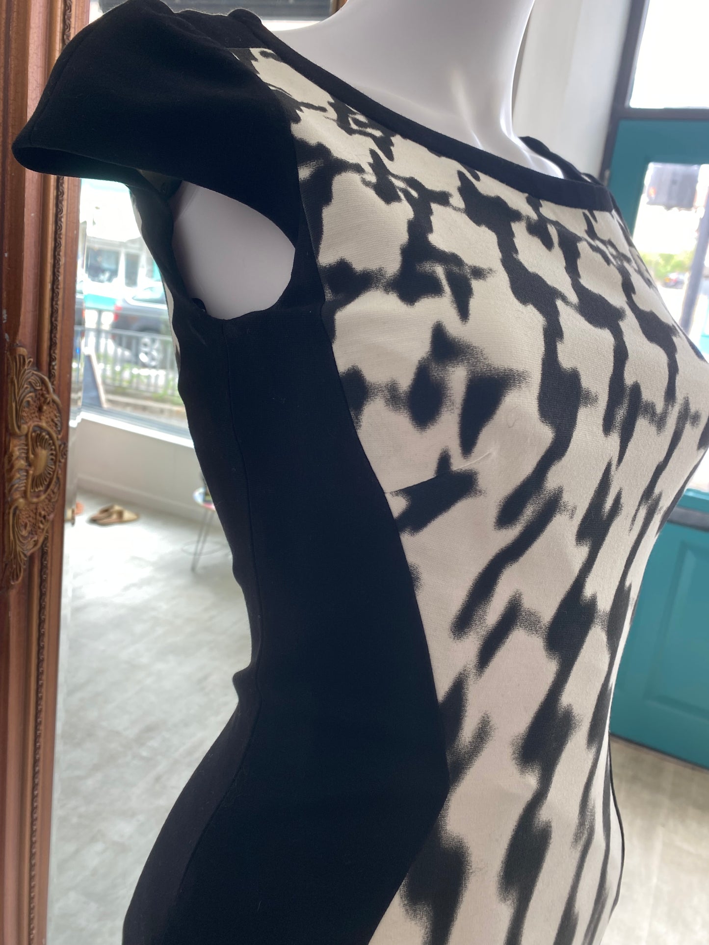 Karen Millen patterned dress size 6