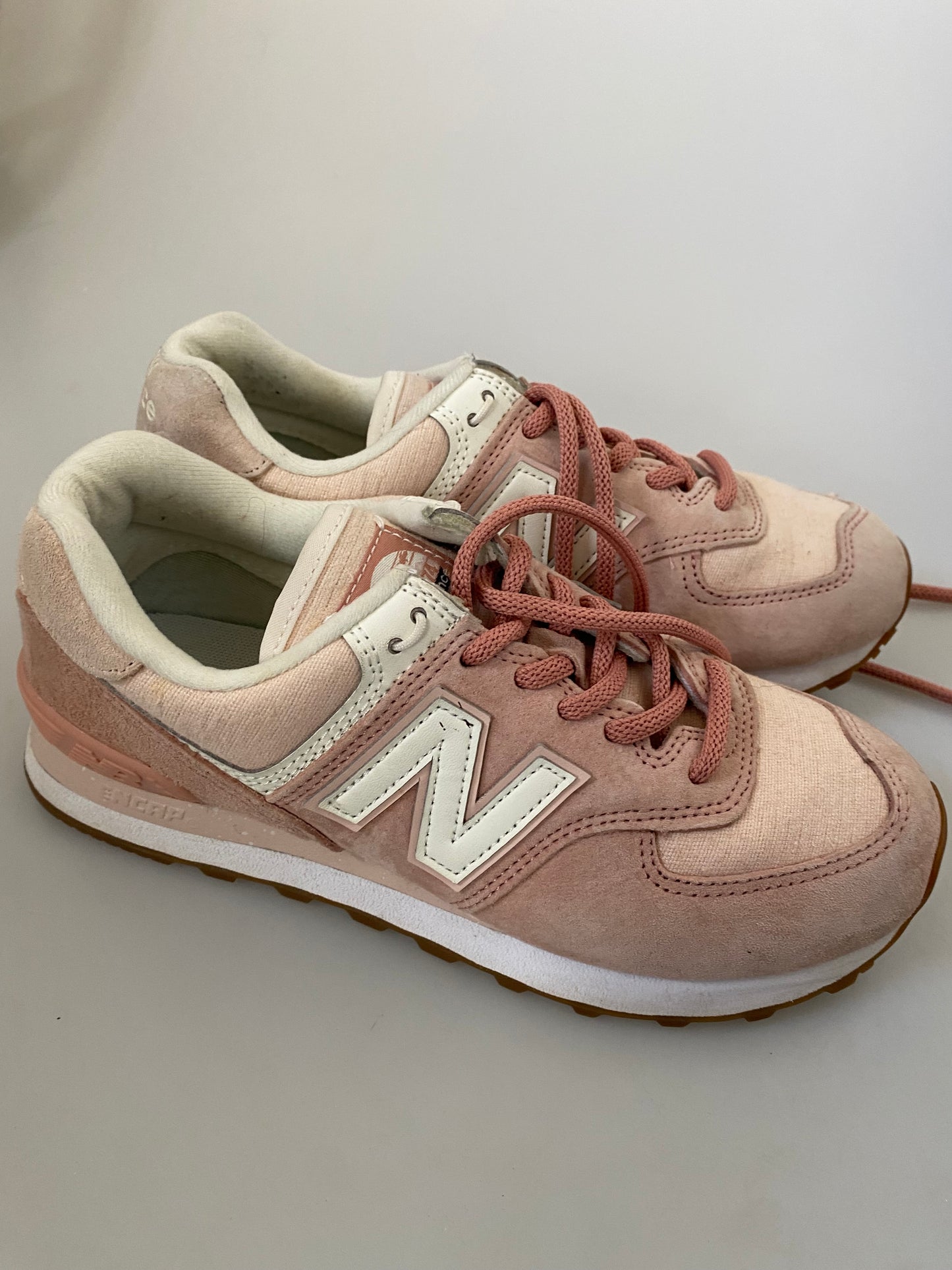New Balance light pink suede trainers size 4.5