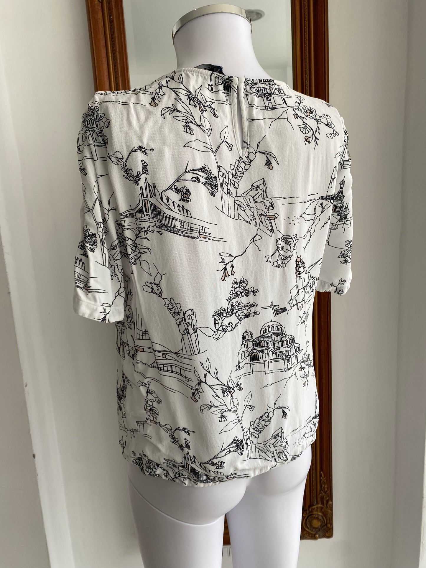 French connection tshirt size 10