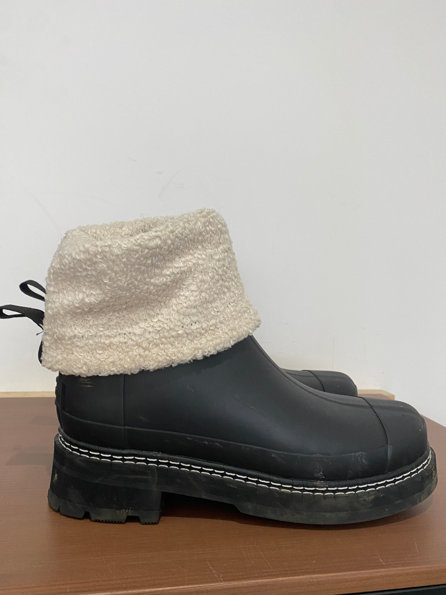 Hunter Refined Stitch Sherpa Black Wellington Boots Size 6