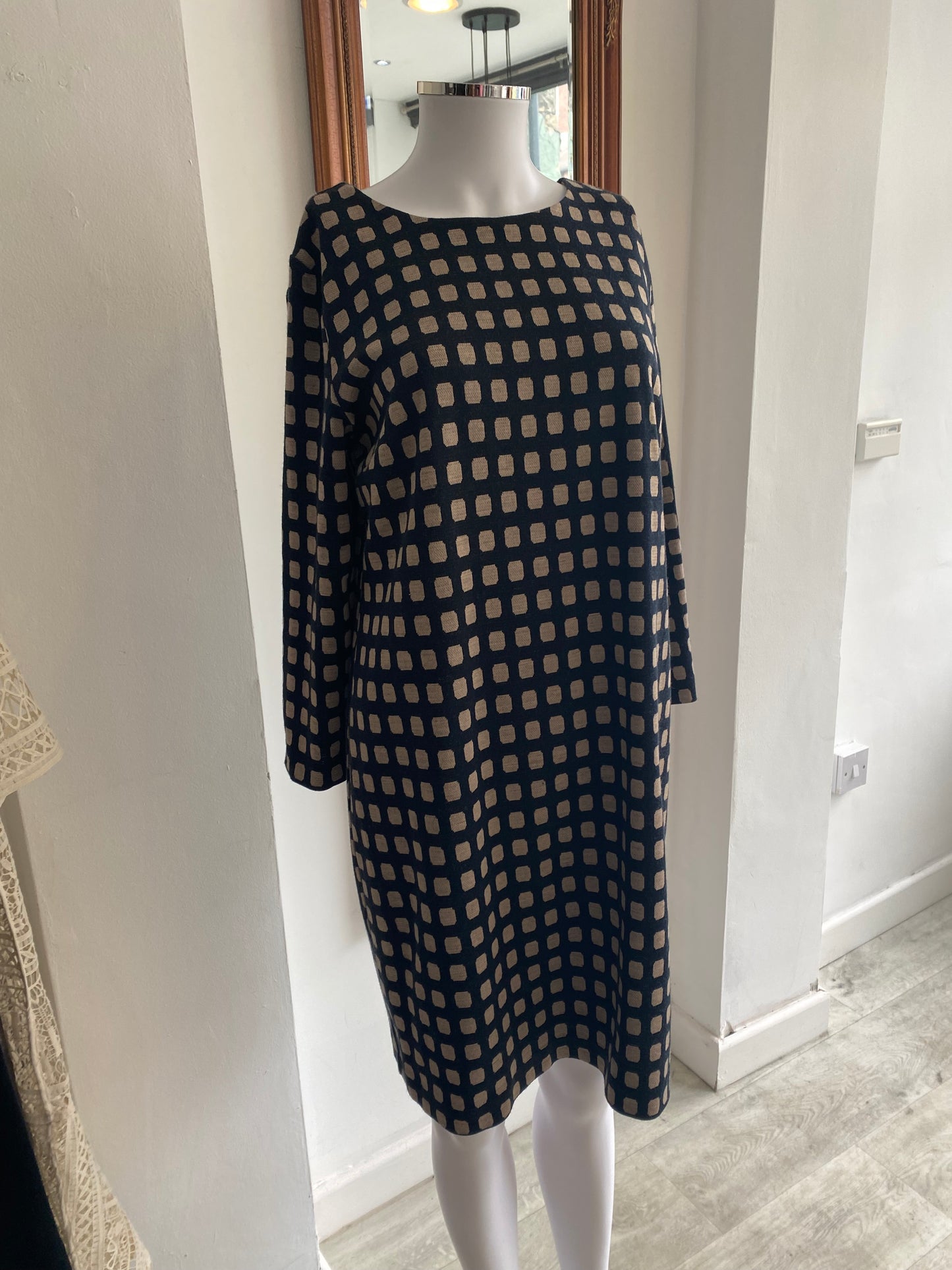 Phase Eight dress size 14 new with tags