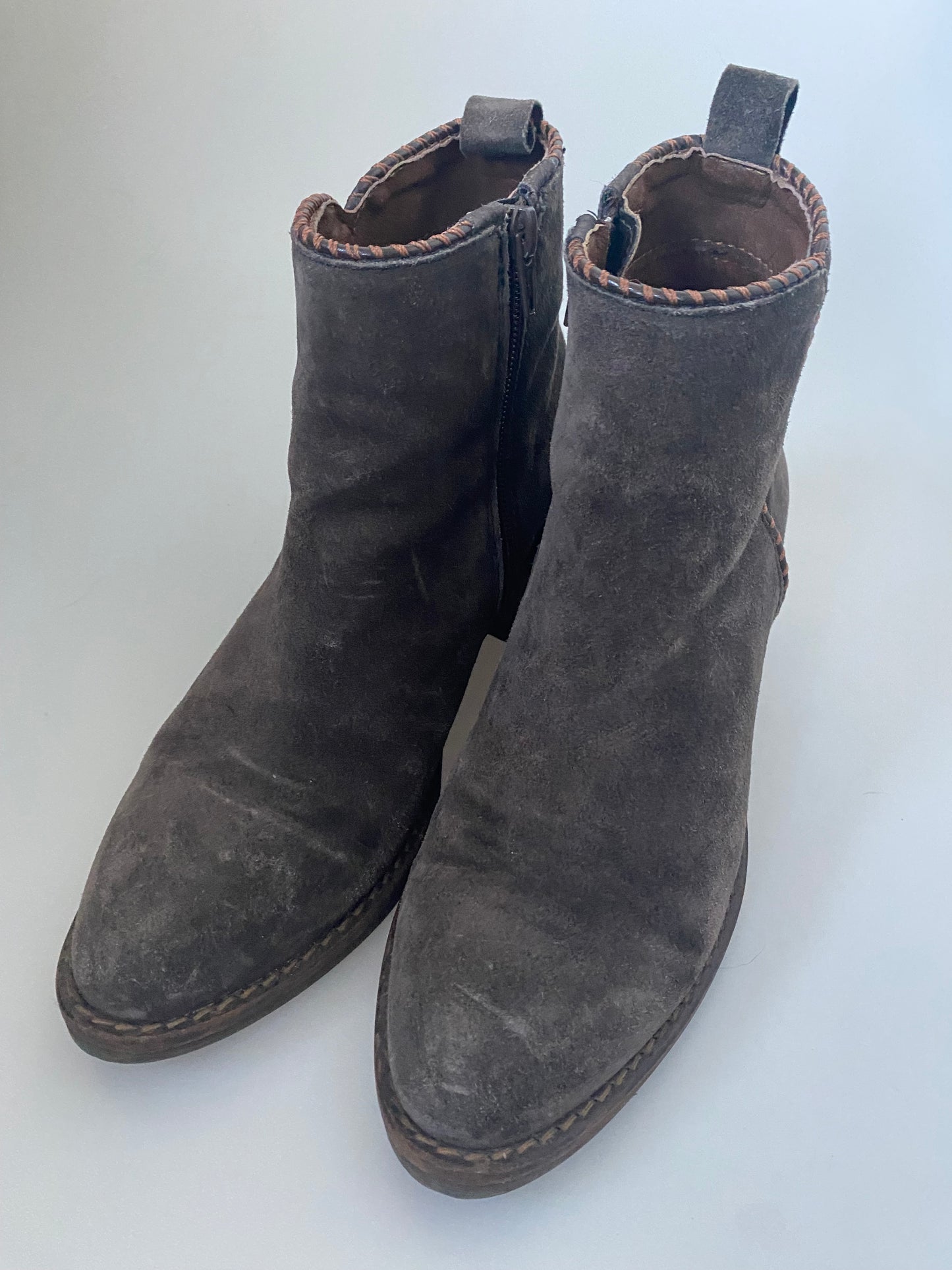 Alpe brown suede boots size 4