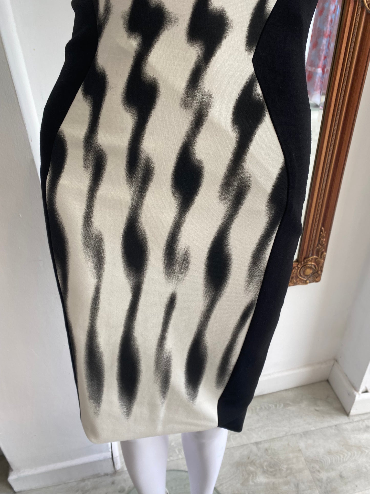 Karen Millen patterned dress size 6