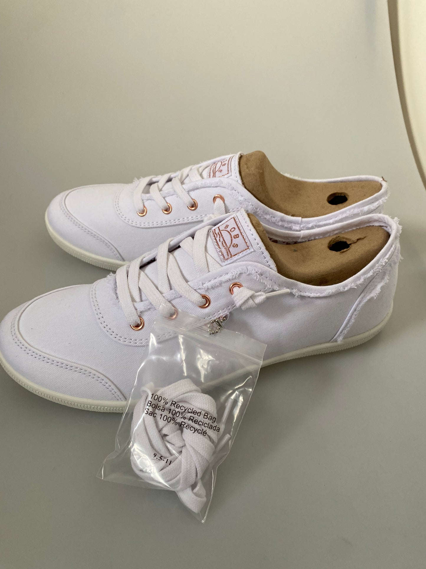 Sketchers Bobs white canvas trainers brand new size 8