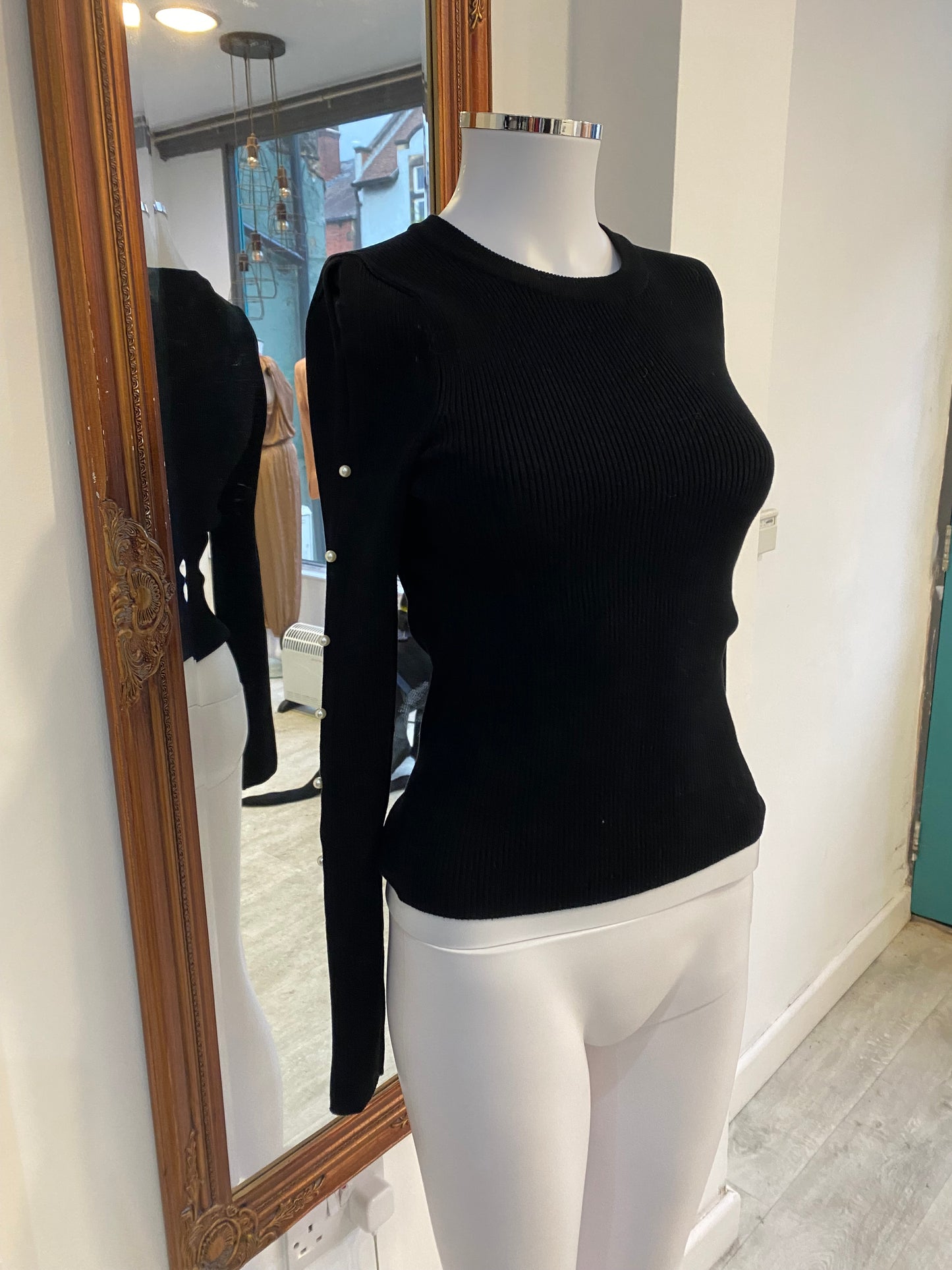 Zara Black Knit Ribbed Top with Pearl Detailing Size Small 6-8
