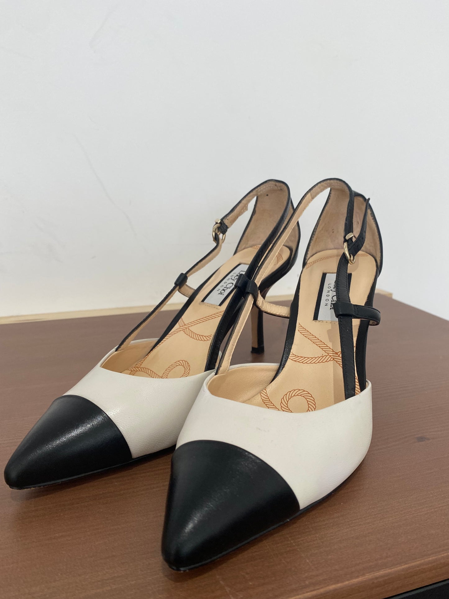 Lucy Choi Black and White Leather Sandals Size 5