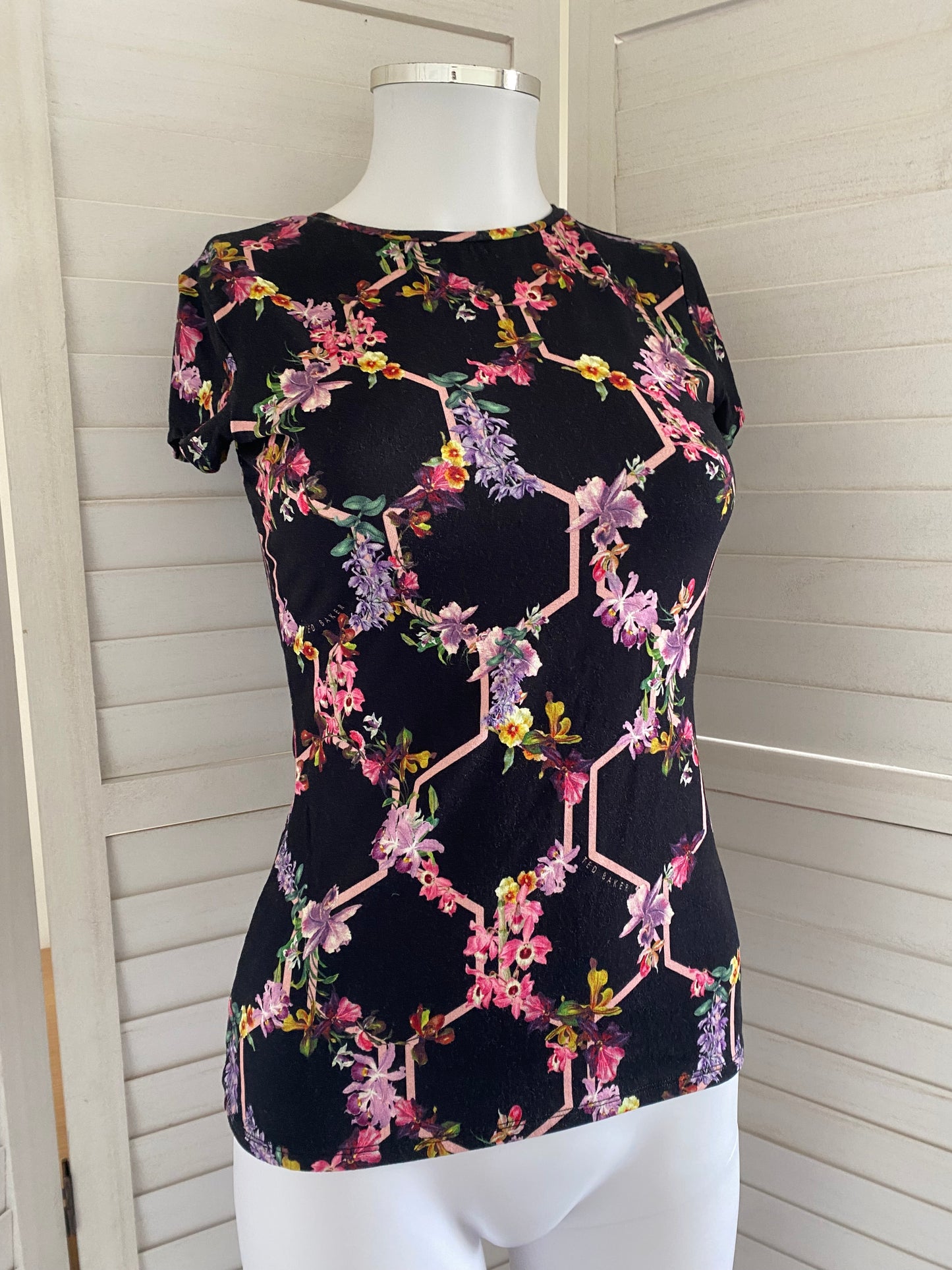 Ted Baker Lost Garden Tshirt Size 6-8