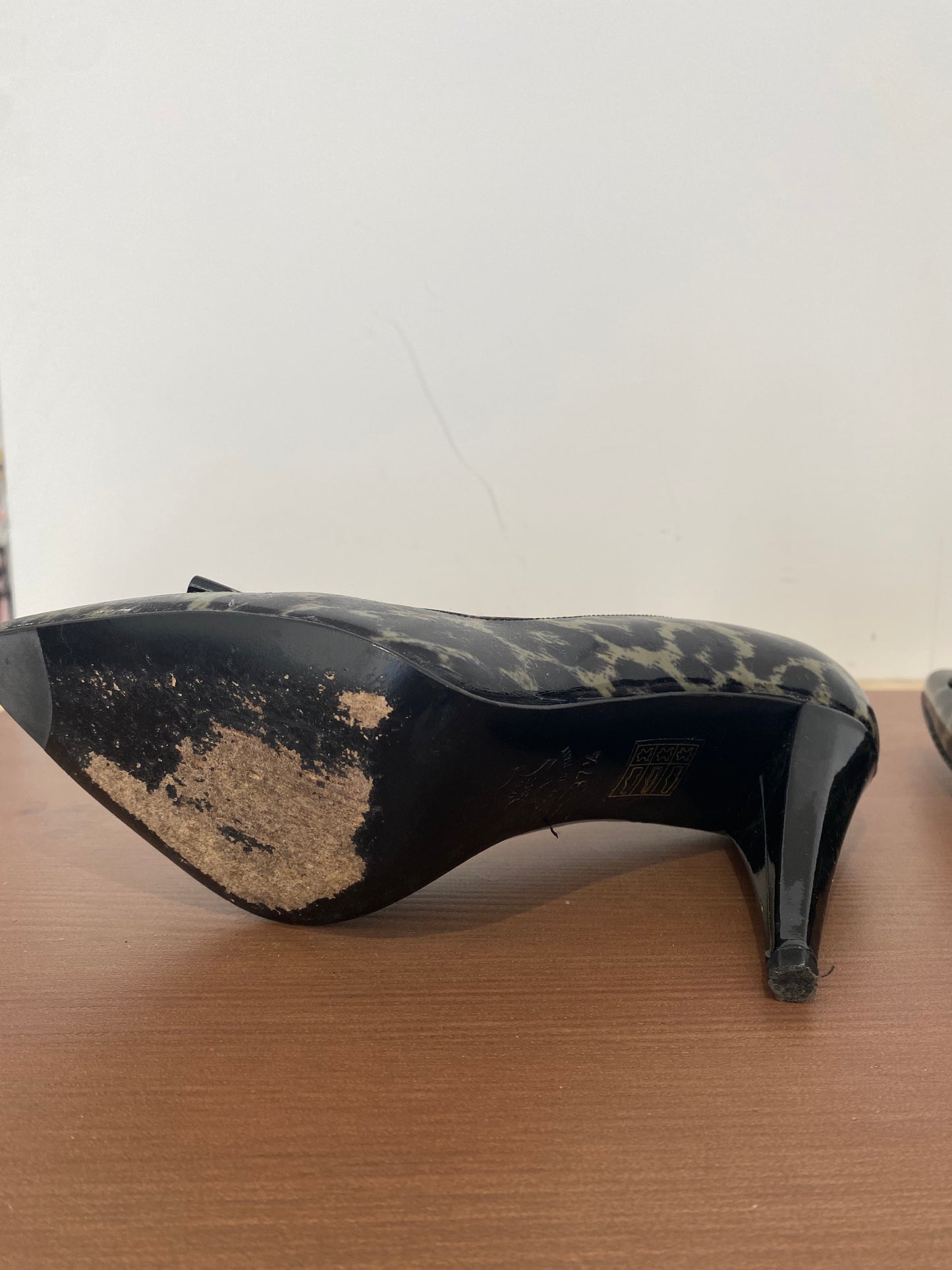 Karen Millen Leopard Print Patent Shoes Size 4