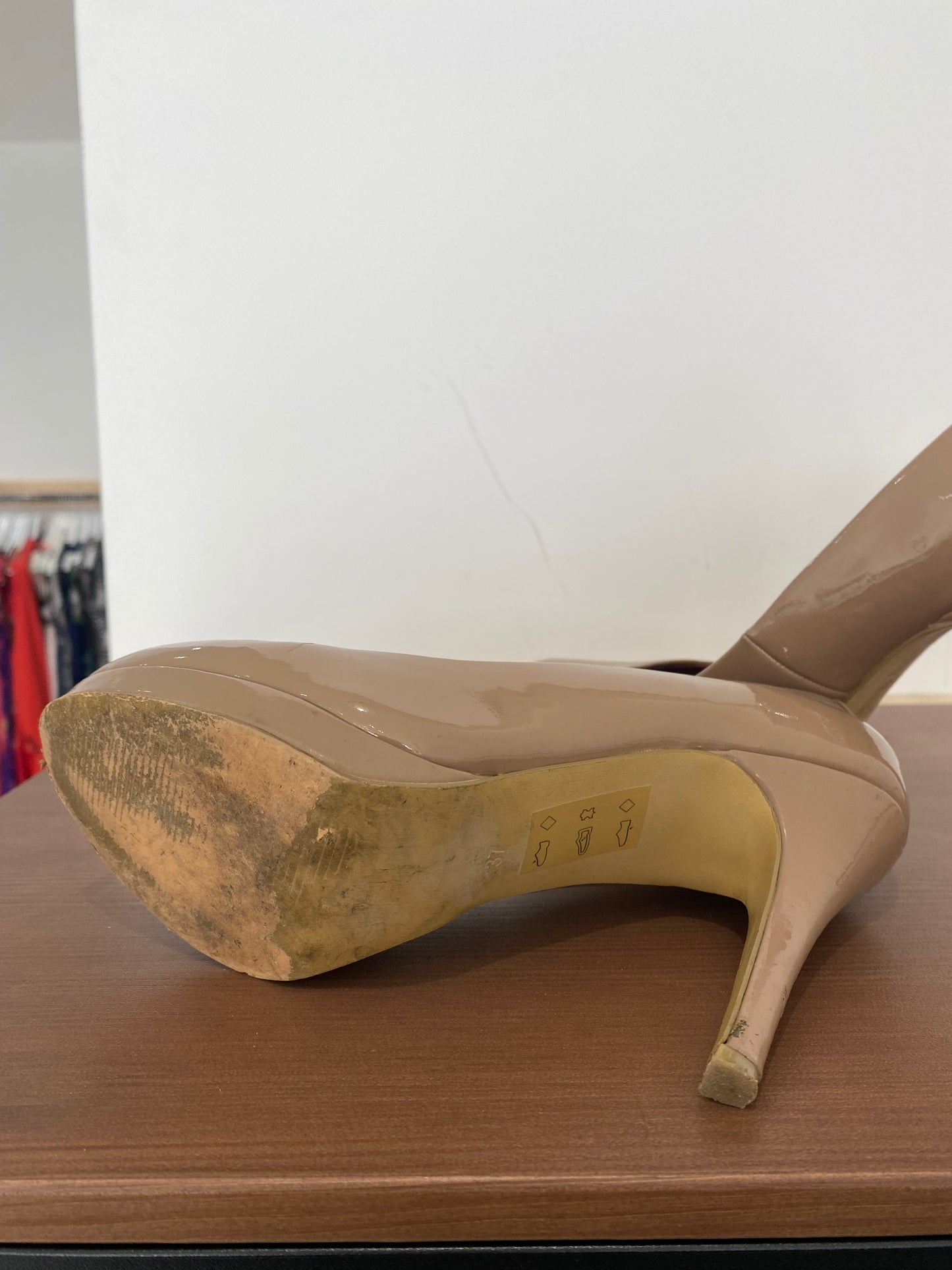 Moda In Pelle Beige Patent Shoes Size 4