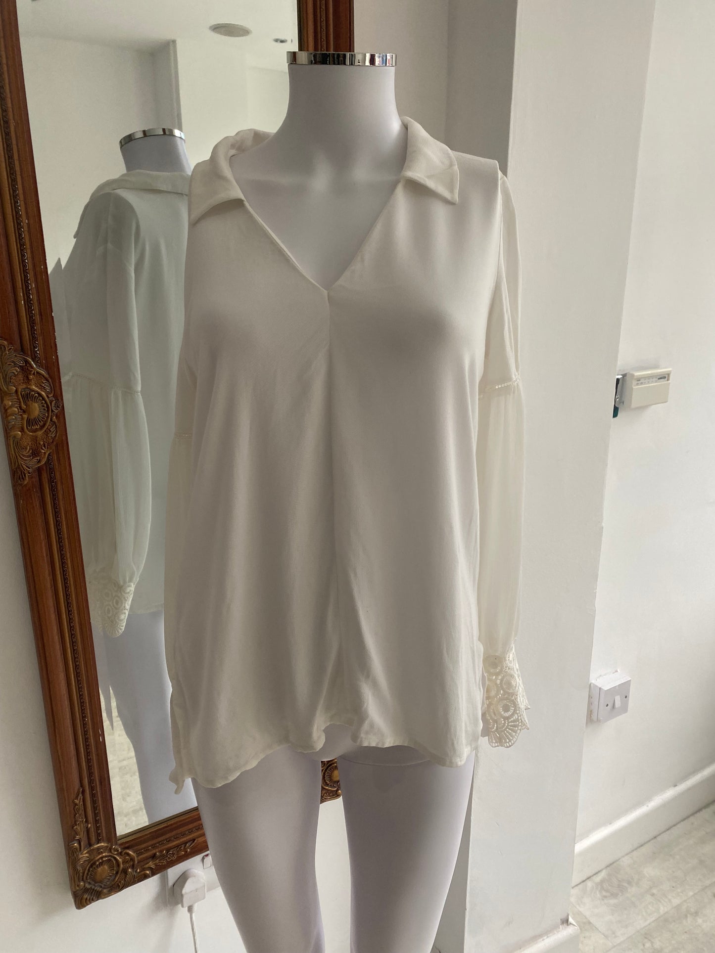 Massimo Dutti White Top Size 8-10