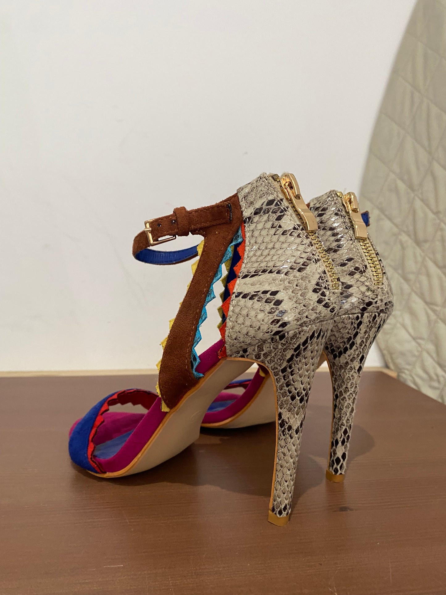 Valentino Conte heels size 5