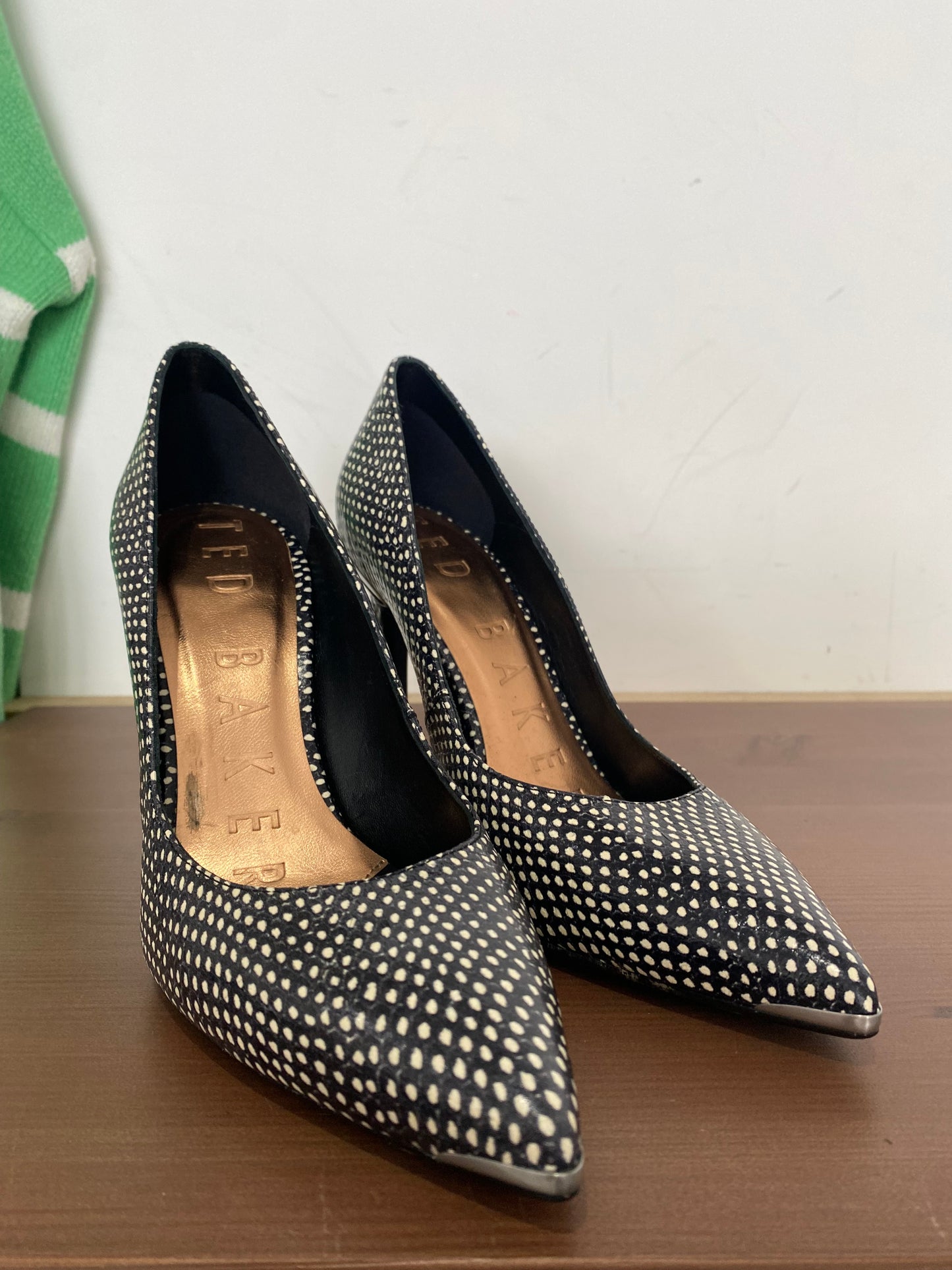 Ted Baker dotted heels size 3