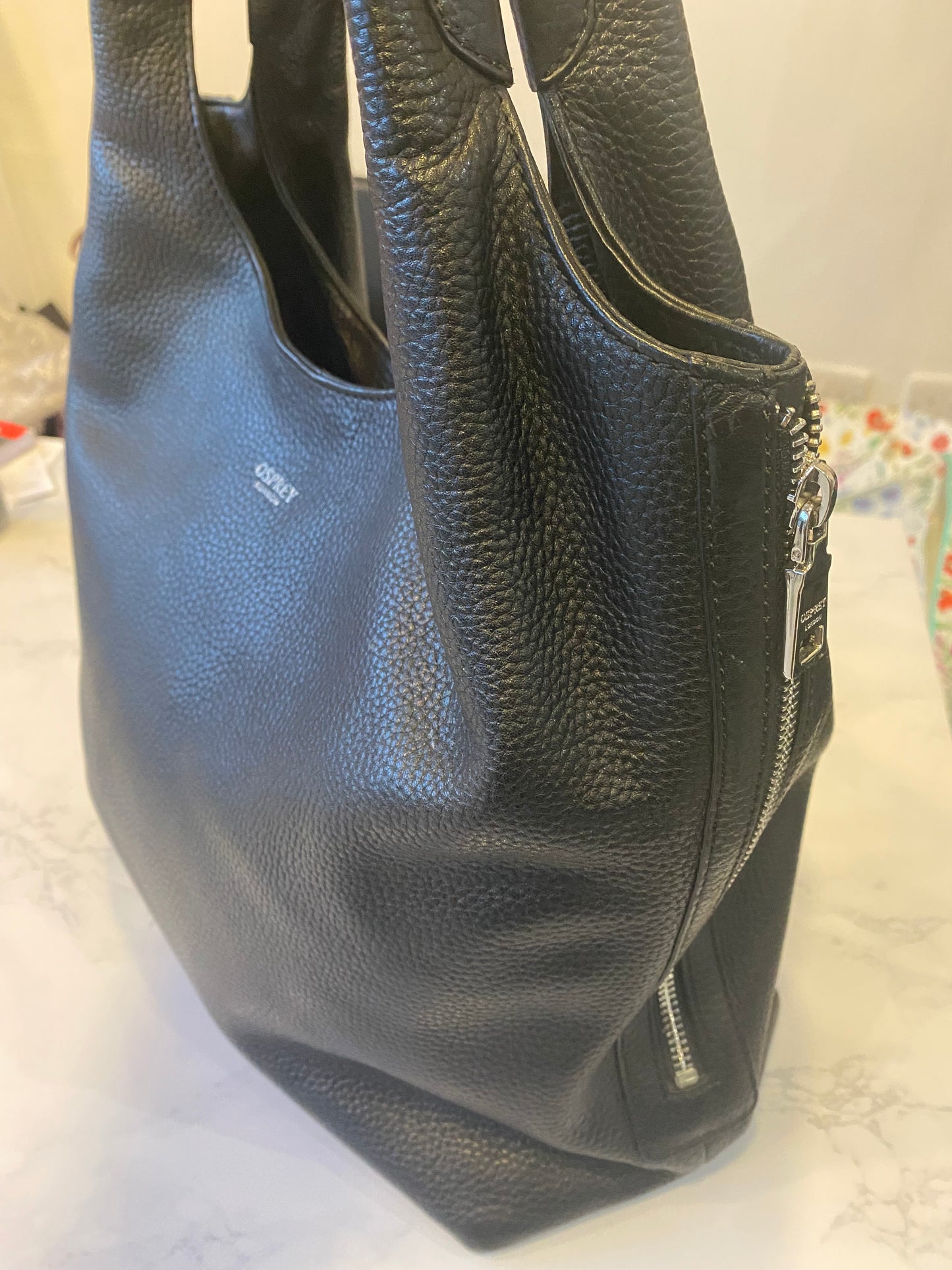 Osprey Black Leather Shoulder Handbag